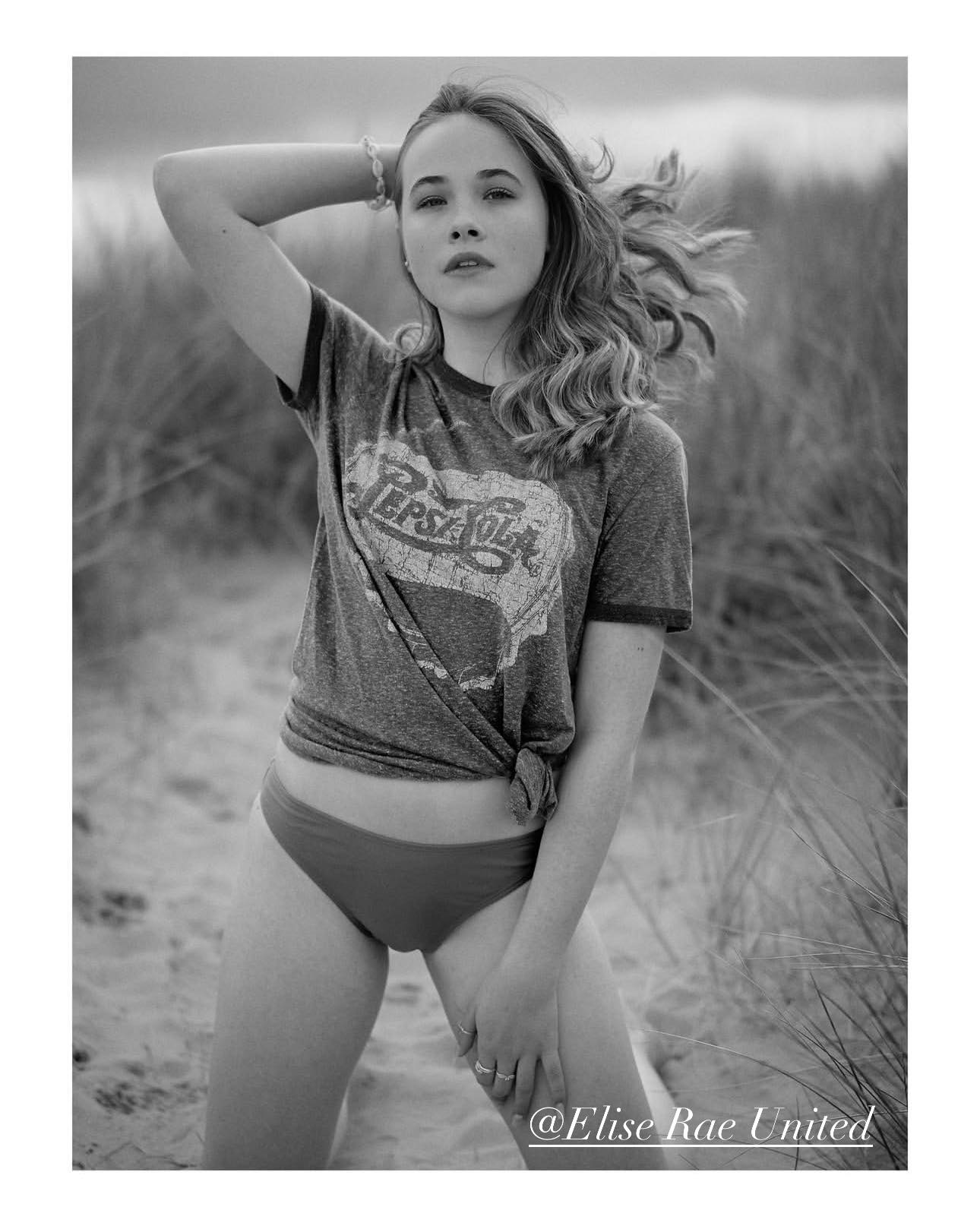 Elise Rae United Today's best photo 💛💜 . . . photo photoshoot