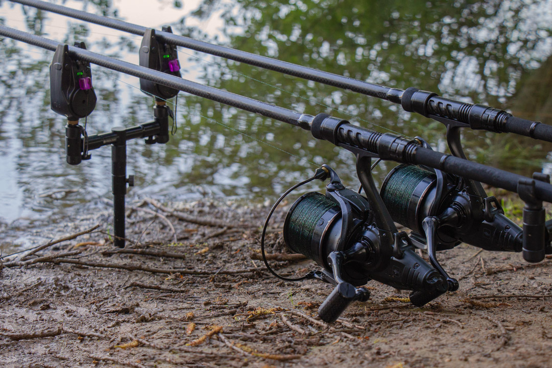element fishing reel Prologic XD FD Carp 7000 while upgraded cork grips shaped for comfort give you control during long days on the water Element Fishing Heavy Duty Aluminum