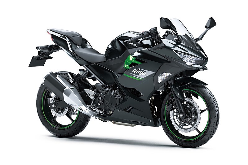かんな Introducing Kawasaki Ninja 250 & Kawasaki Ninja 250 ABS SE Model