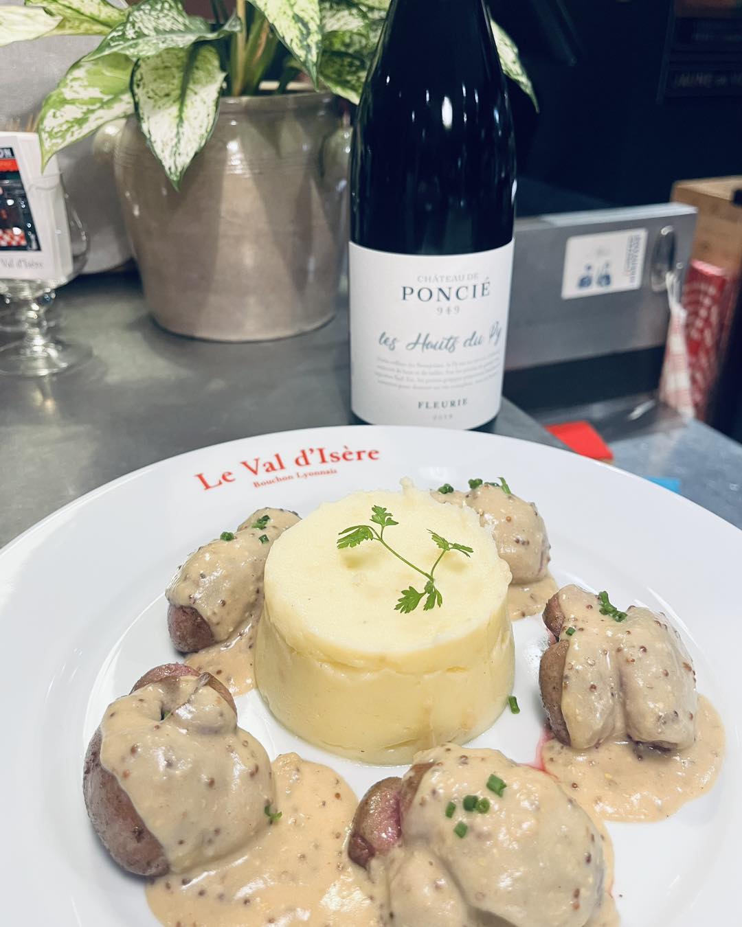 Le Val D isère Bouchon Lyonnais Avis