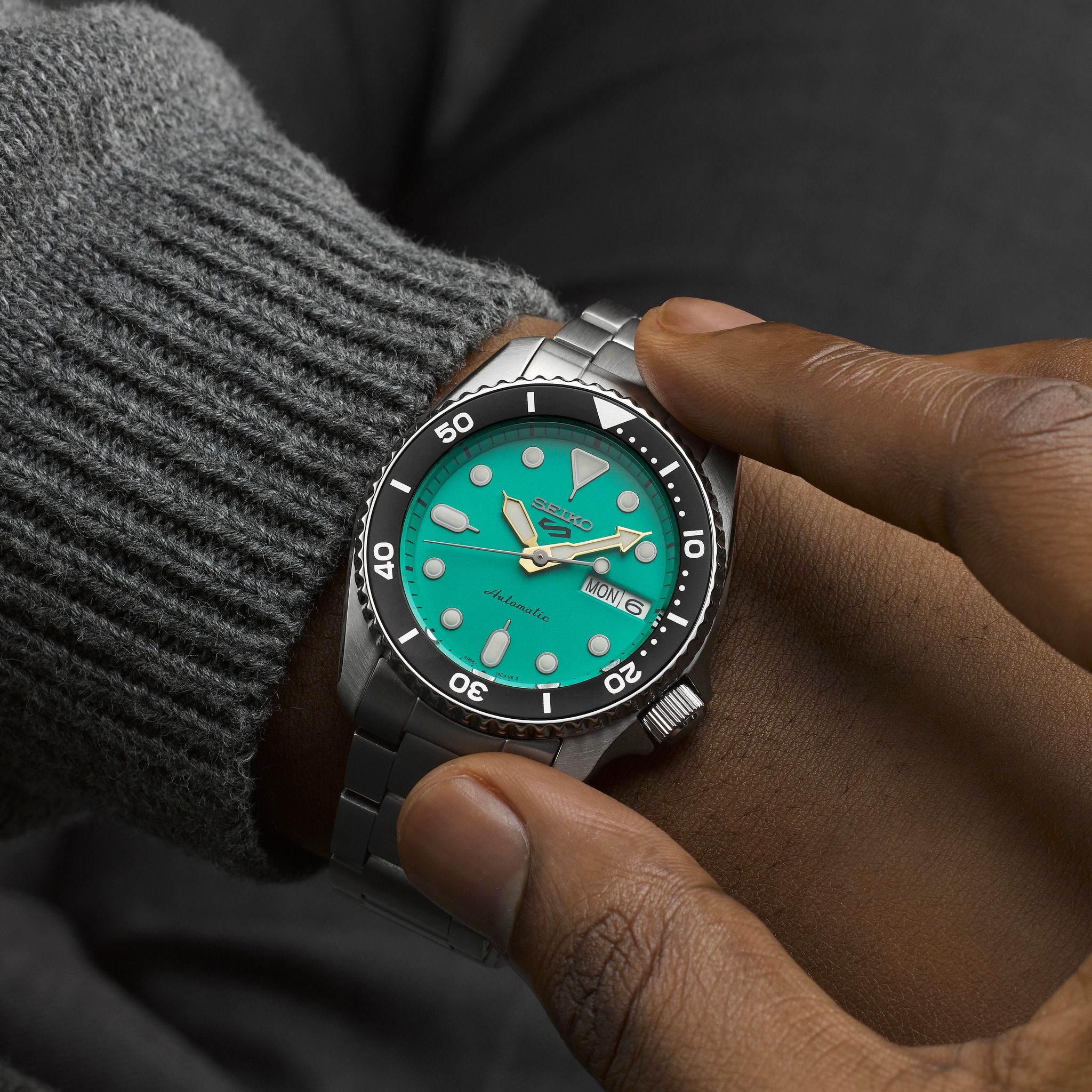 Refreshing Orange The Seiko 5 sports SKX Redux in Daichi orange is 