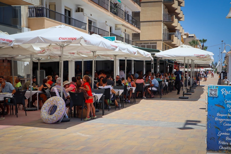 ️ El verano es para disfrutar y... - Turismo en Rincón | Facebook