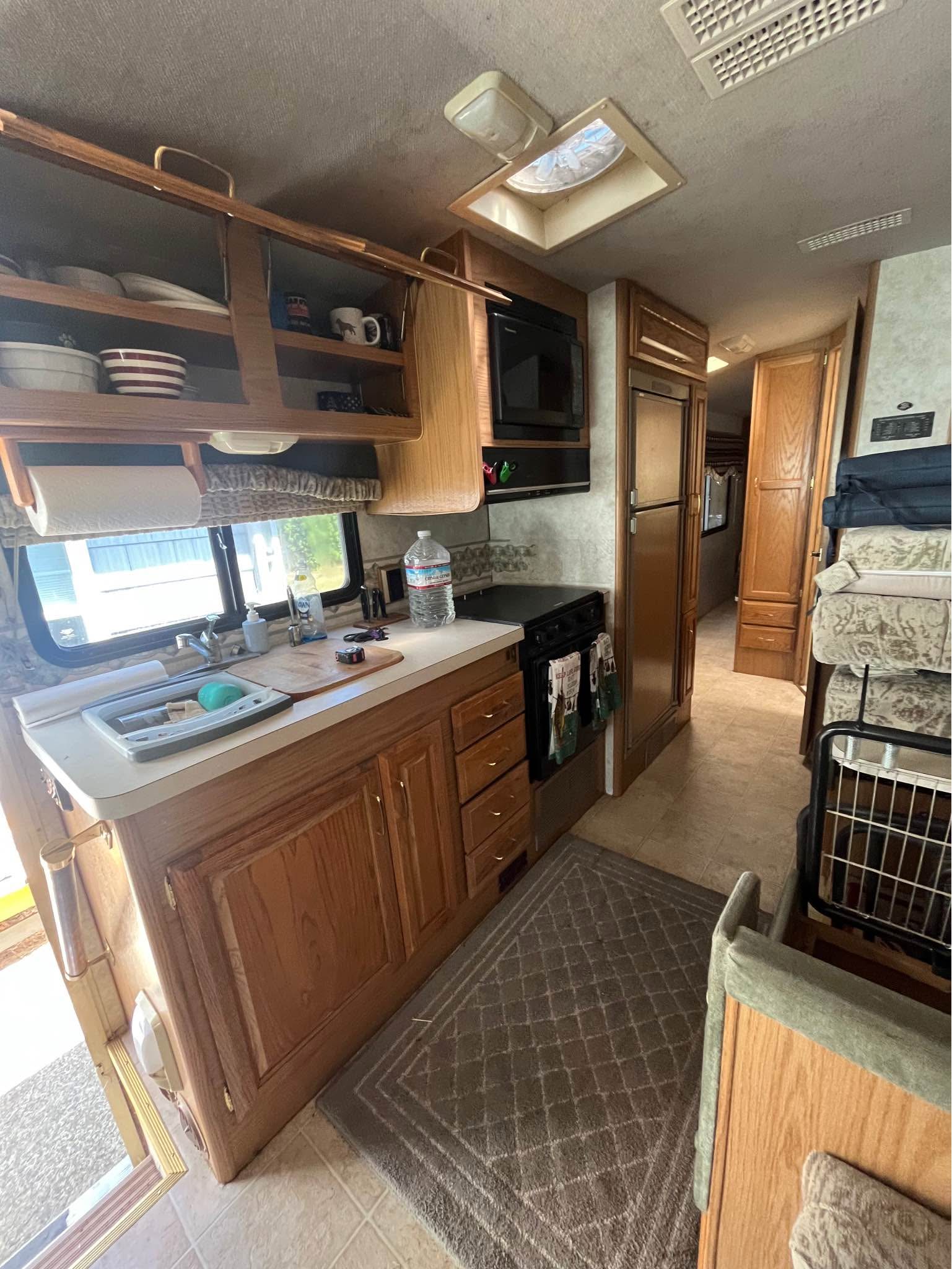 1997 Bounder Motor Home 35’ - RVs & Campers - Canby, Oregon | Facebook ...