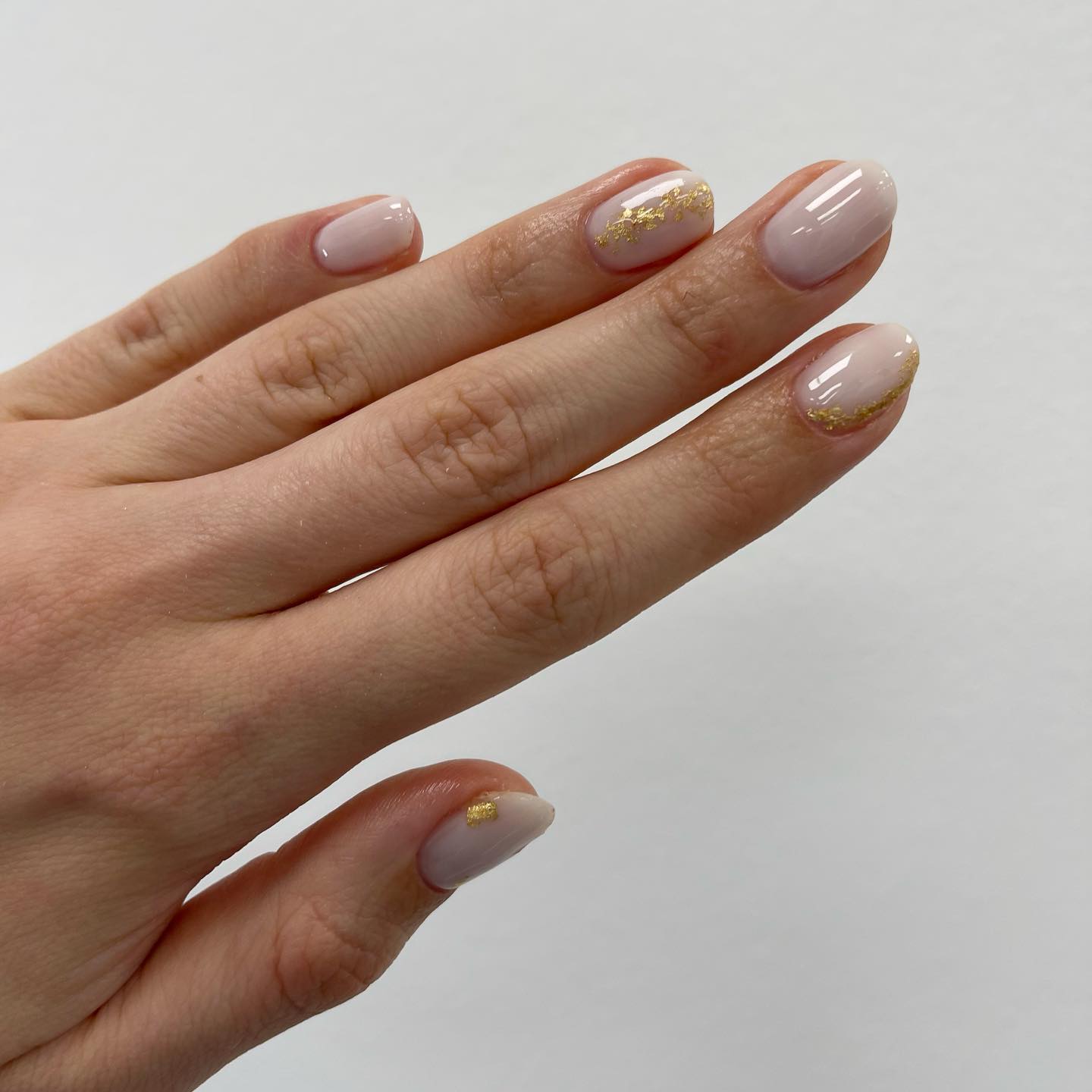 Ongle Blanc Avec Feuille D or