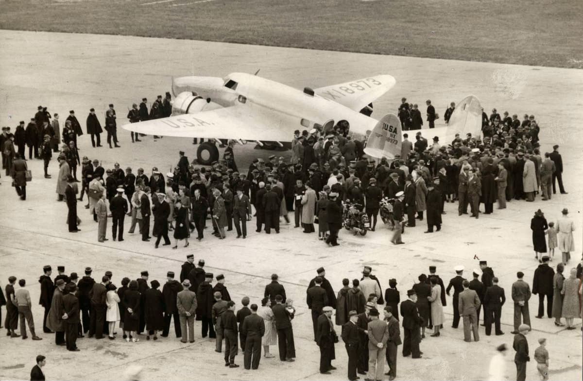 𝕋ʜᴇ - Flights around the world. The Lockheed 14 electric plane ...
