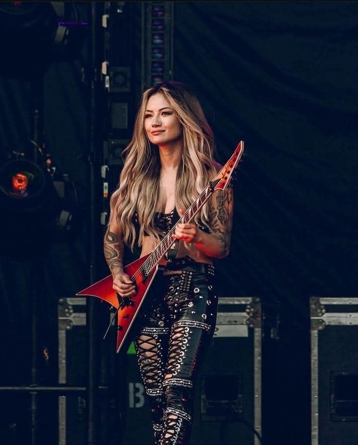 Kiki Wong 🇺🇸💥 • Kristin 