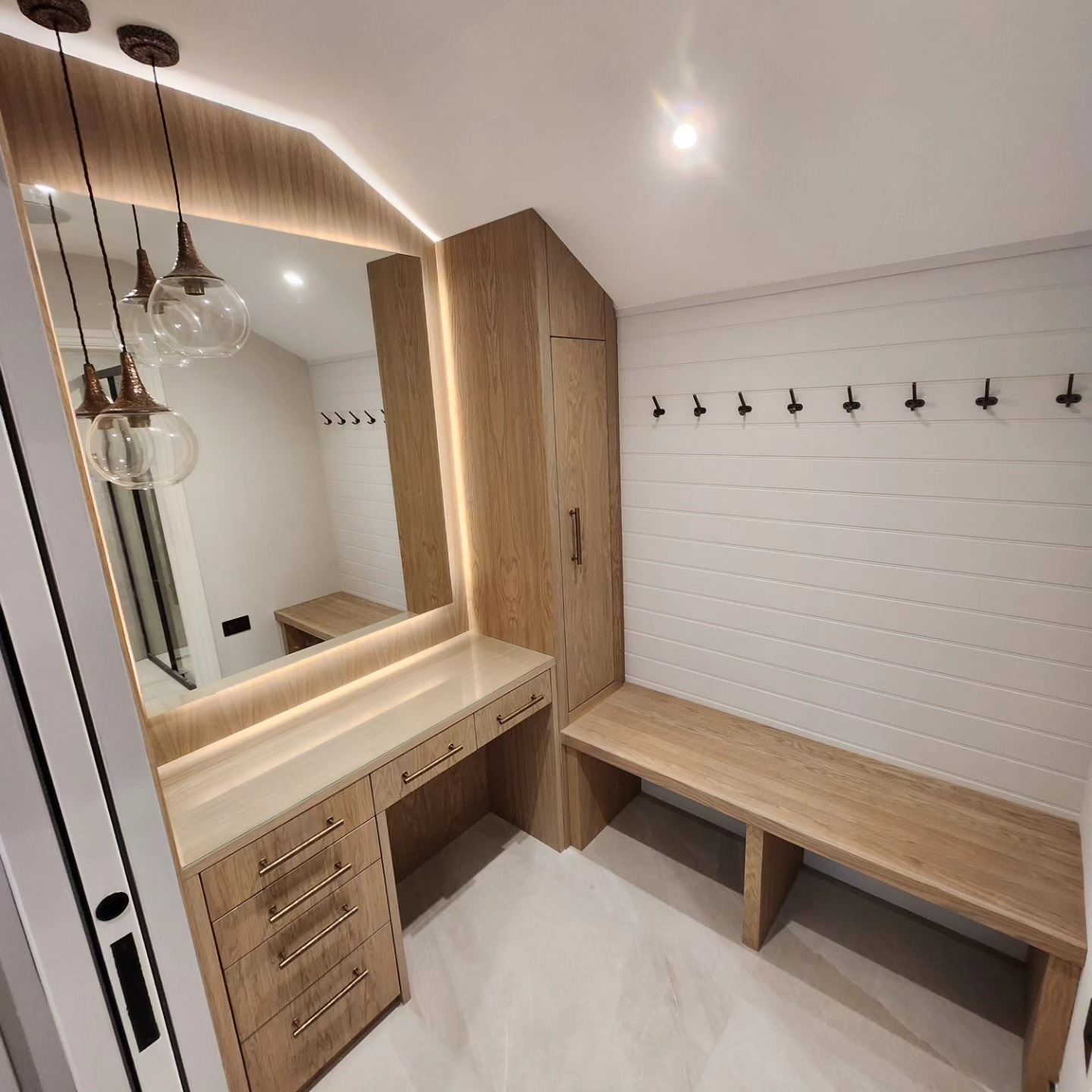 K&D Specialist Interiors