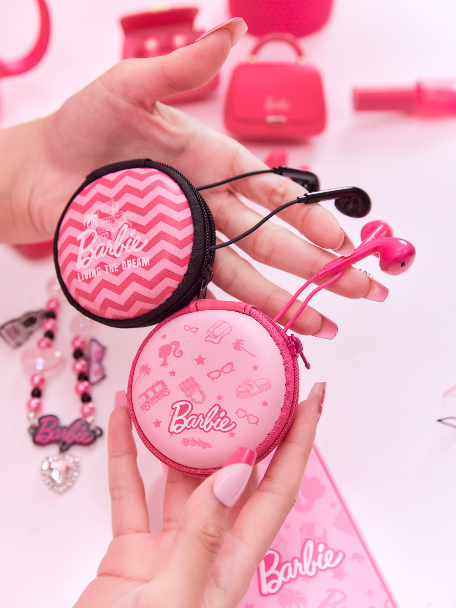MINISO X Barbie 】 Plug, play, and get lost in the melodies
