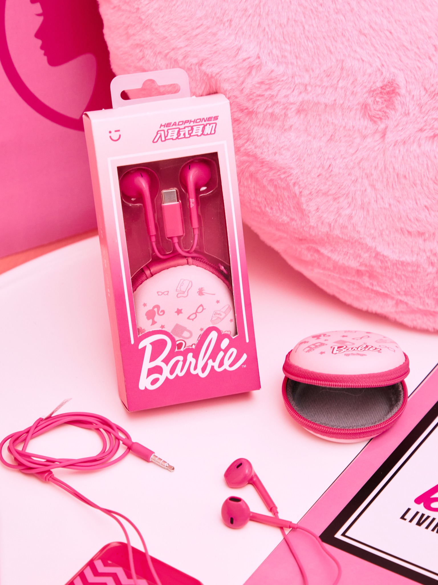 MINISO X Barbie 】 Plug, play, and get lost in the melodies