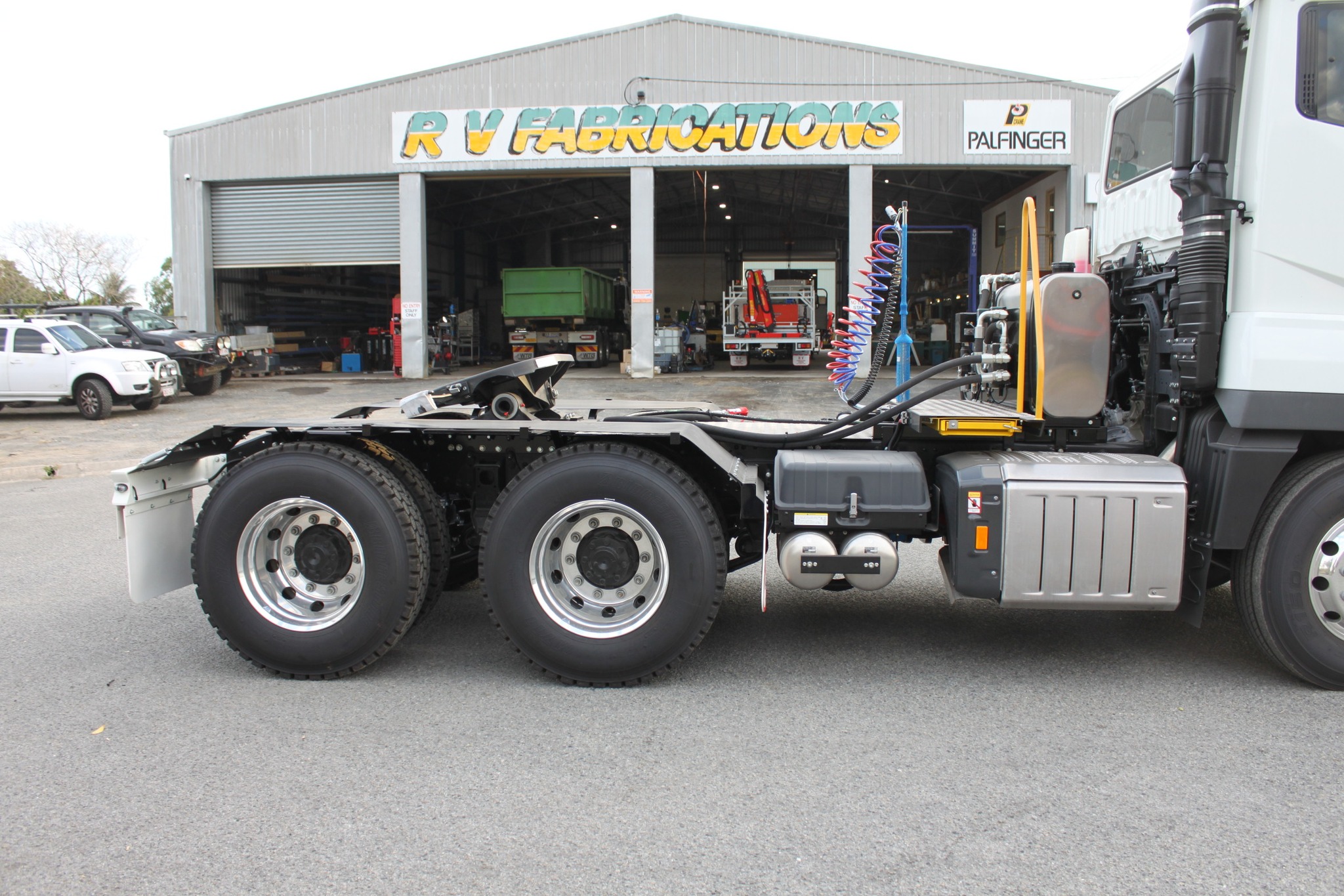 RV Fabrications - New Prime Mover Delivered this morning...