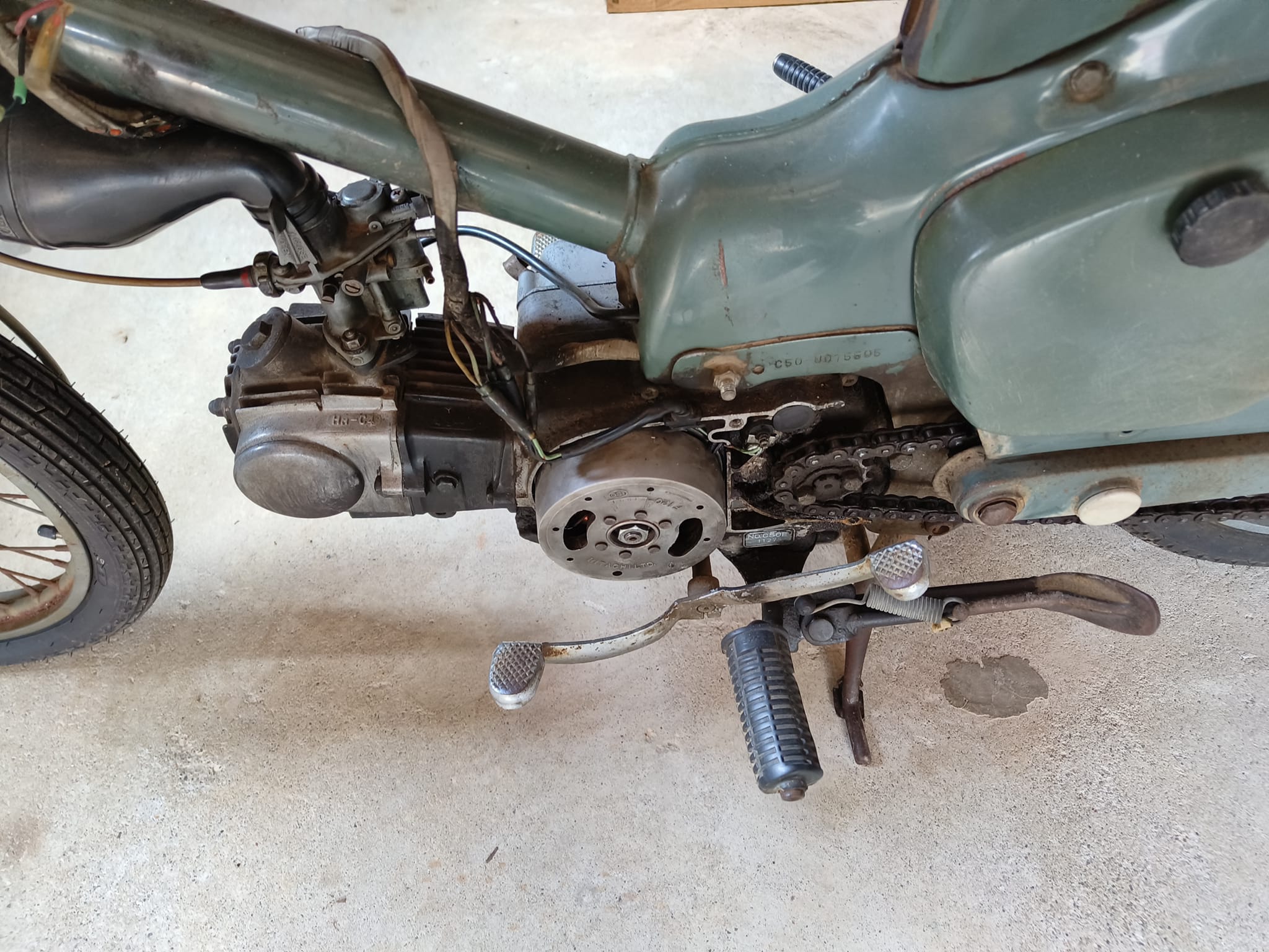 あんどんカブのエンジンかからなくなってバイク屋でイグニッション 