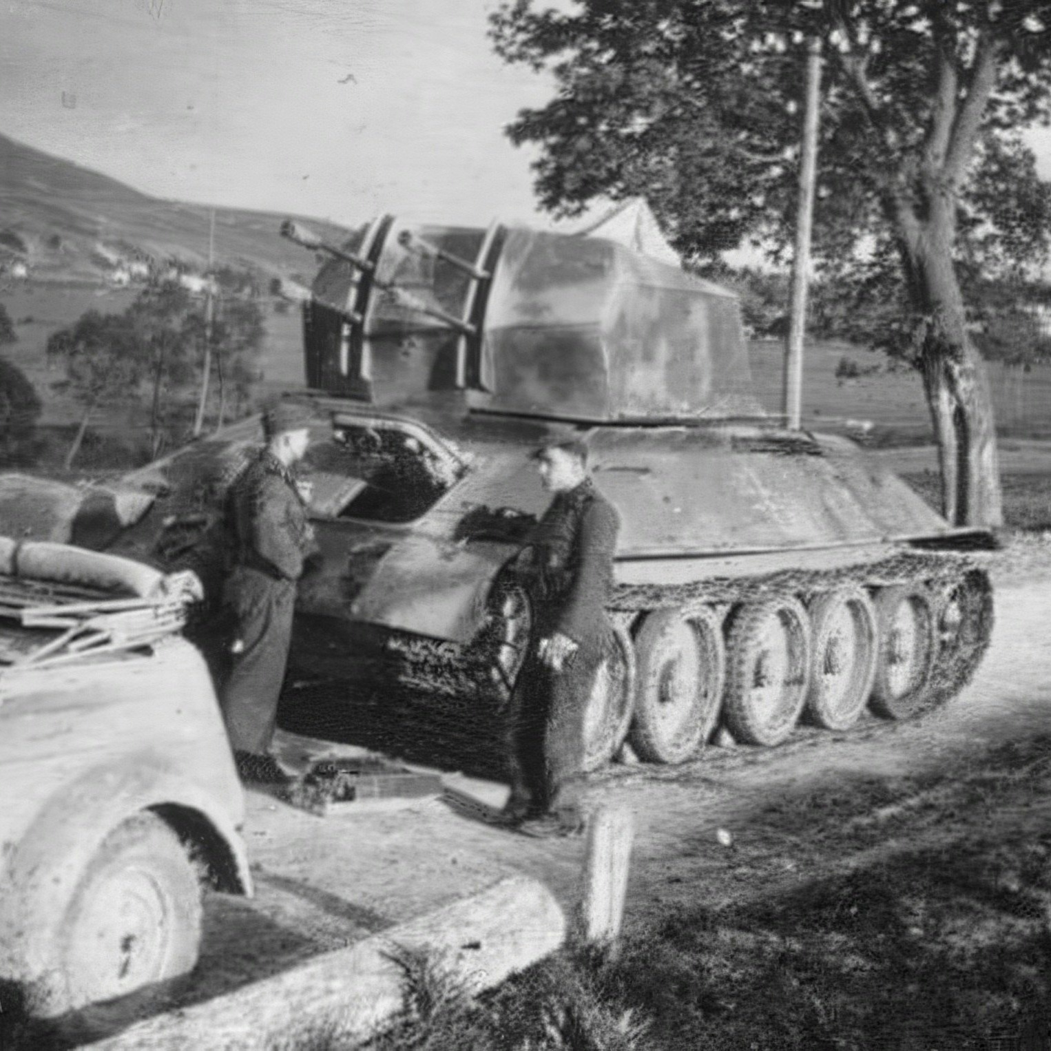 military-rare-photo-of-a-captured-t-34-hull-re-purposed-as-a-quad-2cm