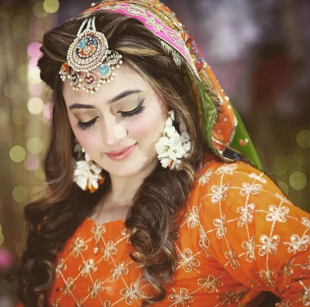 Signature by Ashi | Shah Faisalabad