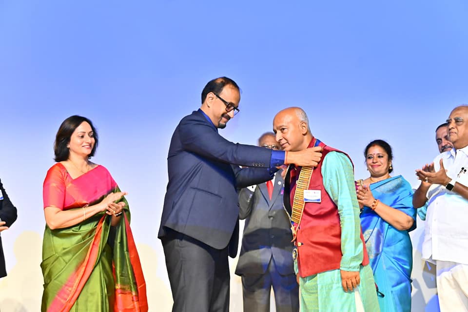 Installation of AKS Rtn Ravi Raman... - Rotary District 3232