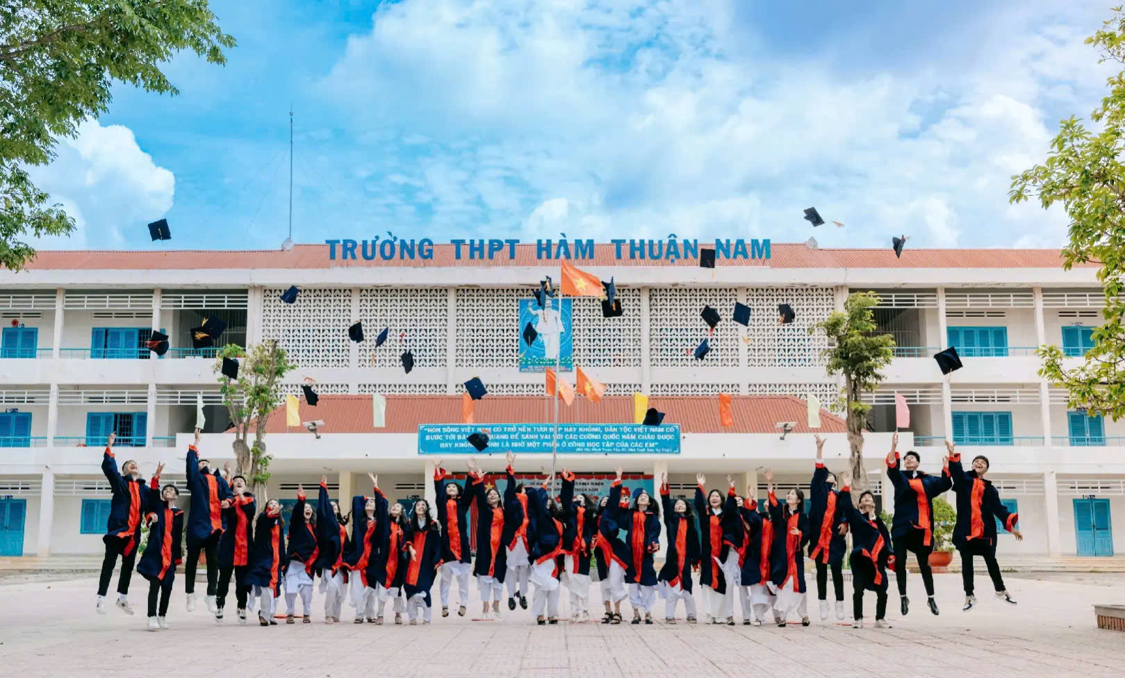 Đoàn Trường THPT Hàm Thuận Nam