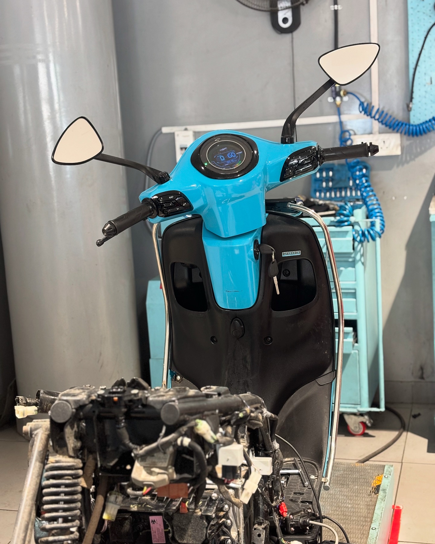 Chetak EV service Call : 95141 84772 📍Adithya Chetak Peelamedu