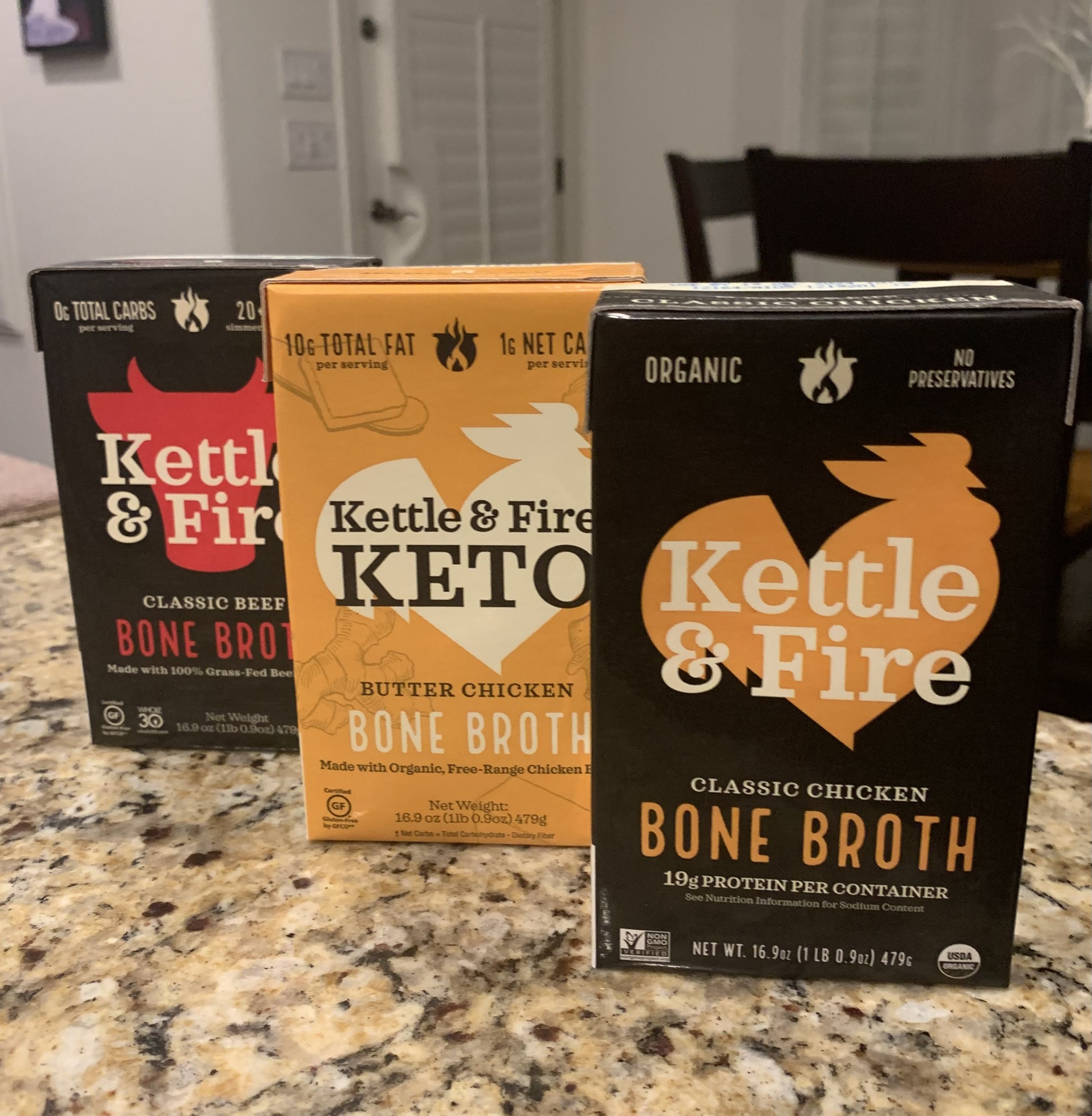 Ramen, but make it gains! 🍜Traditional tonkotsu broth isn't just comfort food—it's packed with muscle-fueling benefits: 1️⃣ High-quality collagen for joint health 2️⃣ Natural electrolytes to keep you hydrated 3️⃣ Protein-rich bone