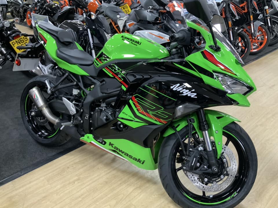 HooBou ZX-XX full body kit for Kawasaki ZX4R/25R. Prototype Feb