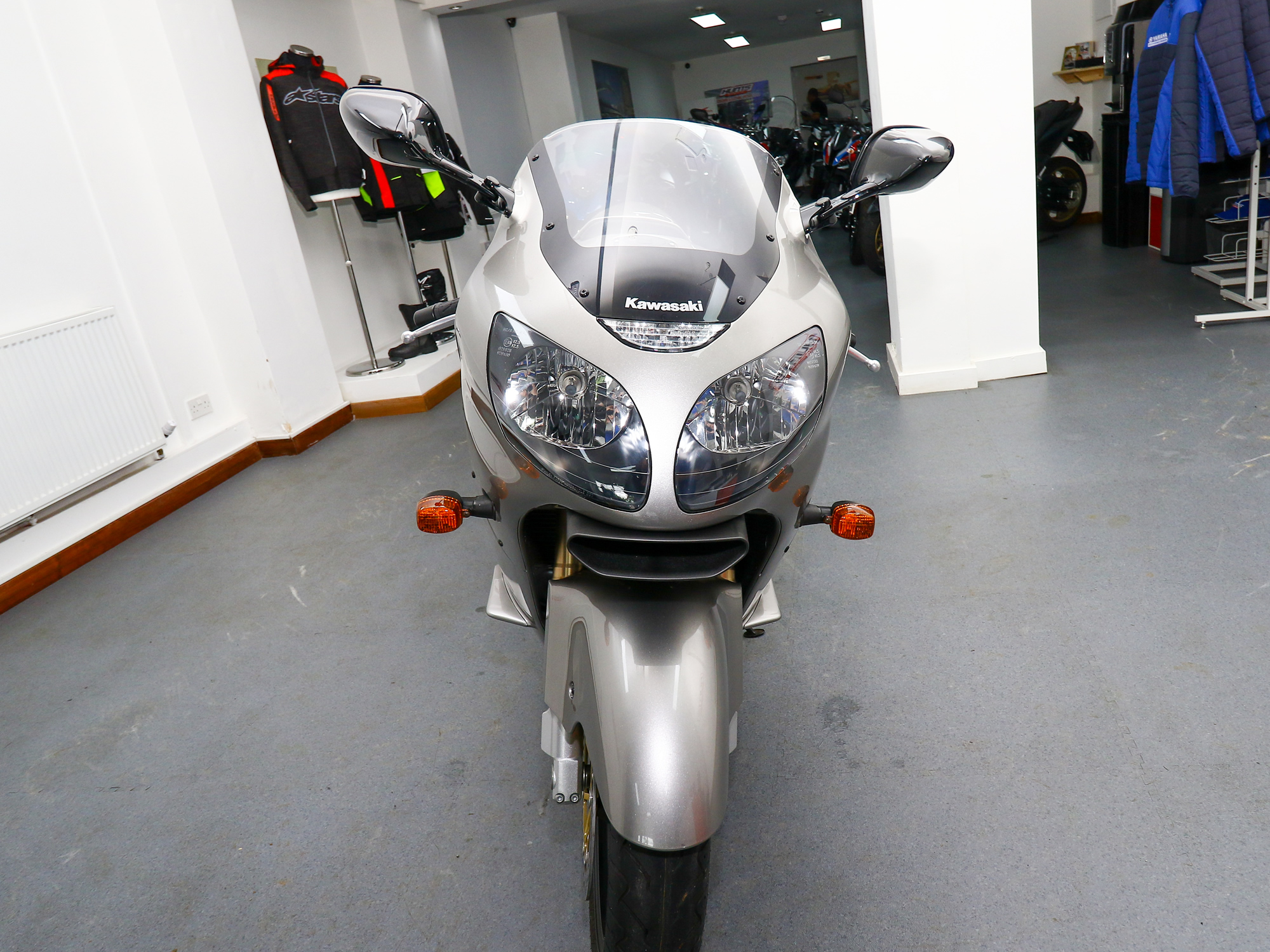 Kawasaki ZX12R for sale with new parts