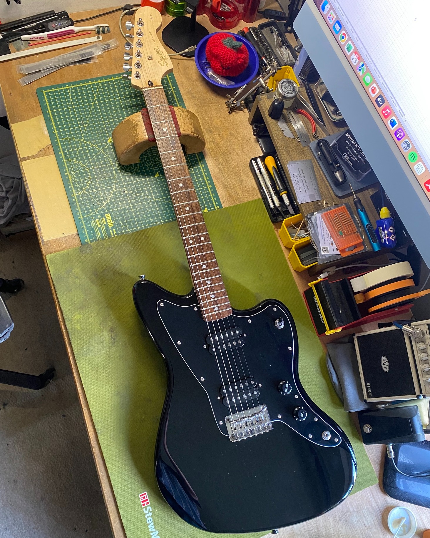 Squier Jazzmaster Guitar Model with S. Duncan Pickups