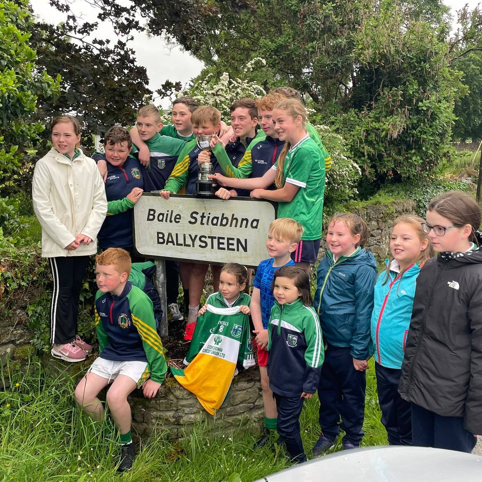 🌳🍃 We had great fun exploring local trees and nature with Geoff Hunt ...