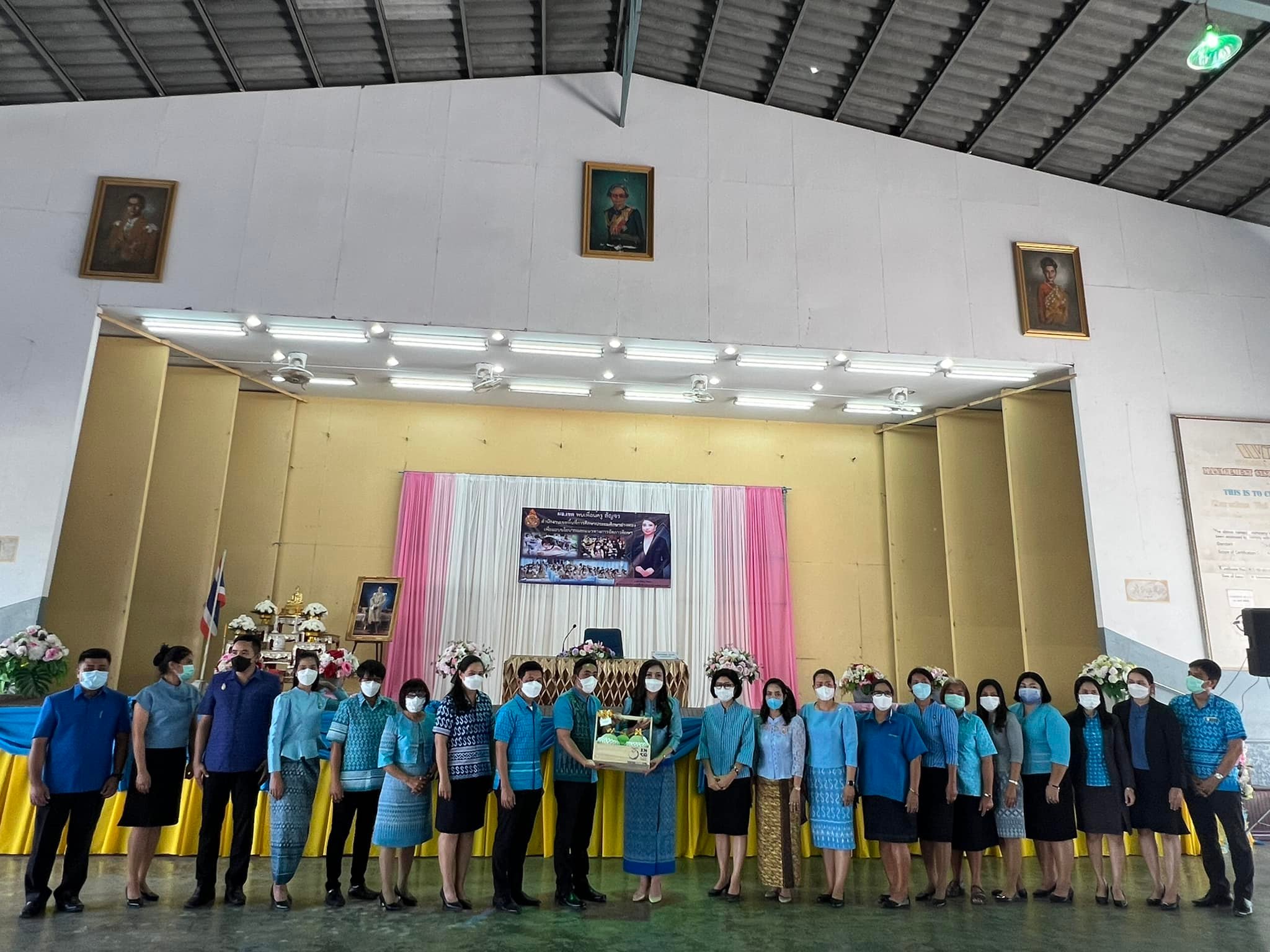 “วันศุกร์ ที่ ๑๖... - โรงเรียนวัดอบทม(อบทมวิทยาประชานุกูล)