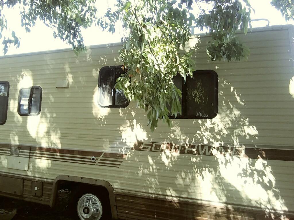 1985 SouthWind RV 46,933... - Central Valley Estate Sales