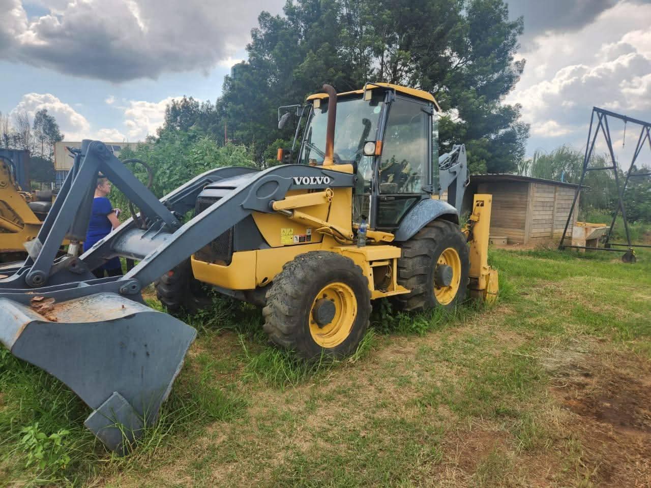 I am selling all types tlb second hand parts - Commercial Vehicles ...