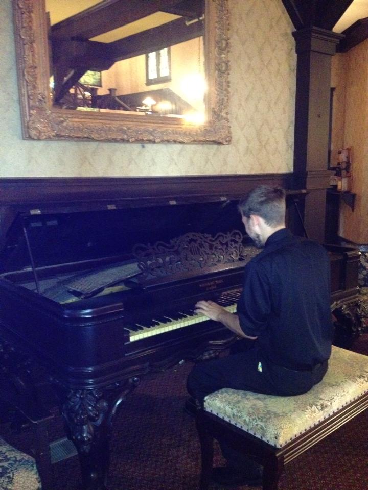 Historic Summit Inn - Jason is playing the Steinway in the lobby for ...