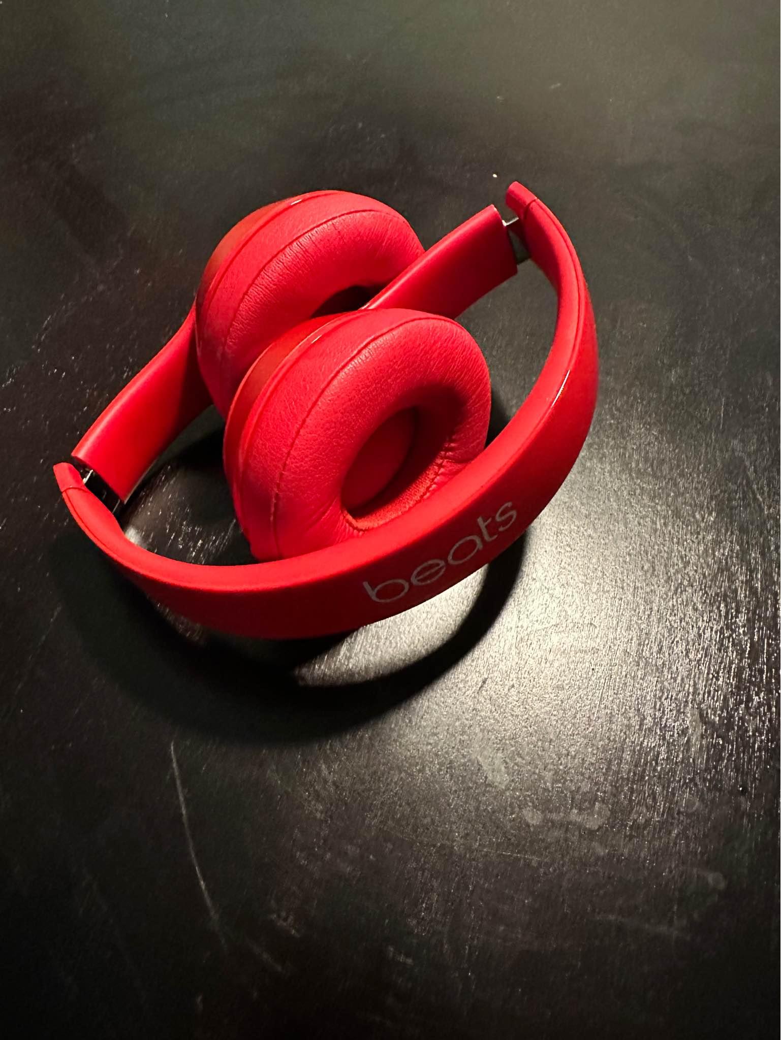 Beats Solo 3 Headphones Hartland, Wisconsin Facebook Marketplace