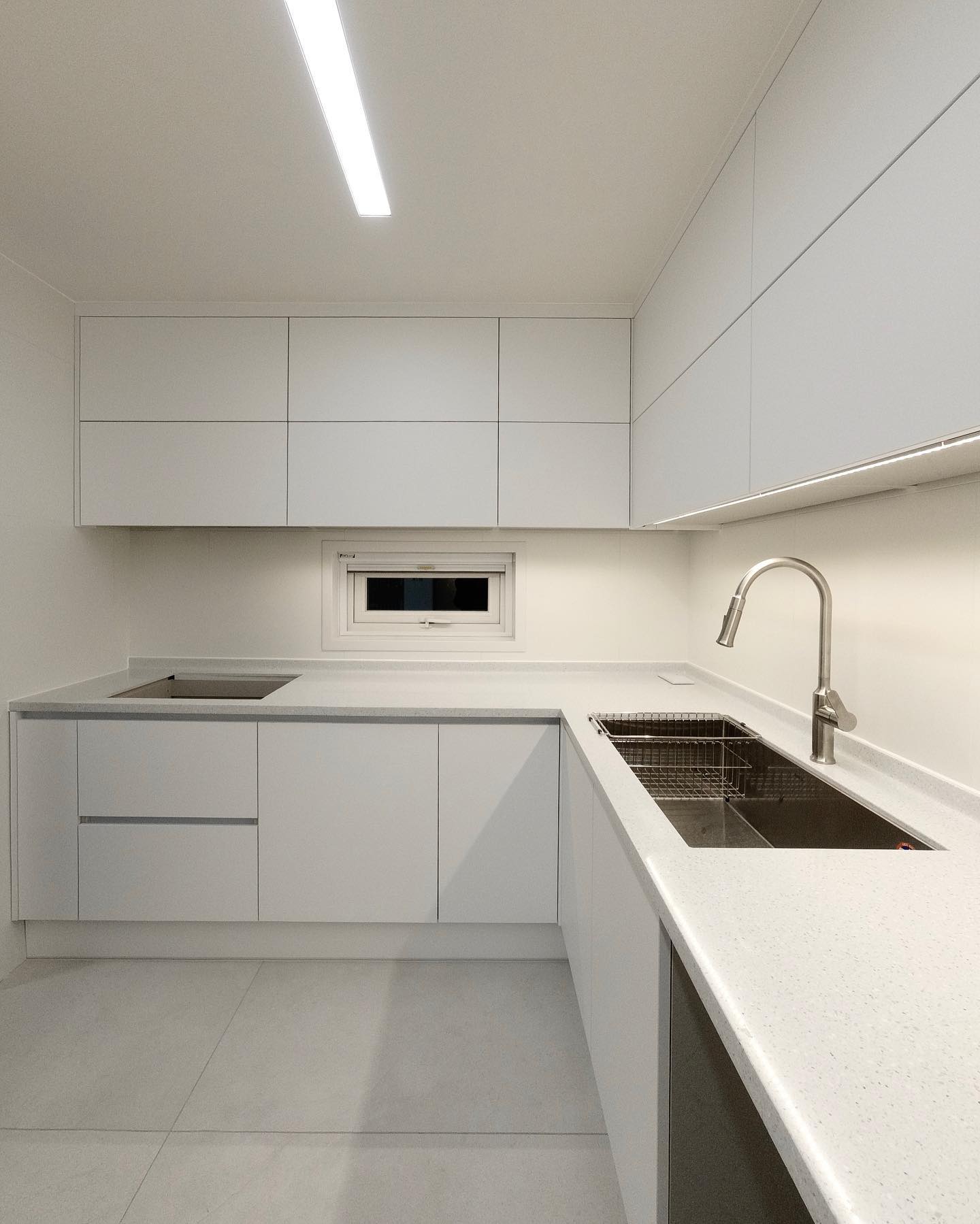 GADA design - #화명동대림쌍용_47평 깔끔함은 역시 화이트죠? 올화이트라 오염이 쉬워...