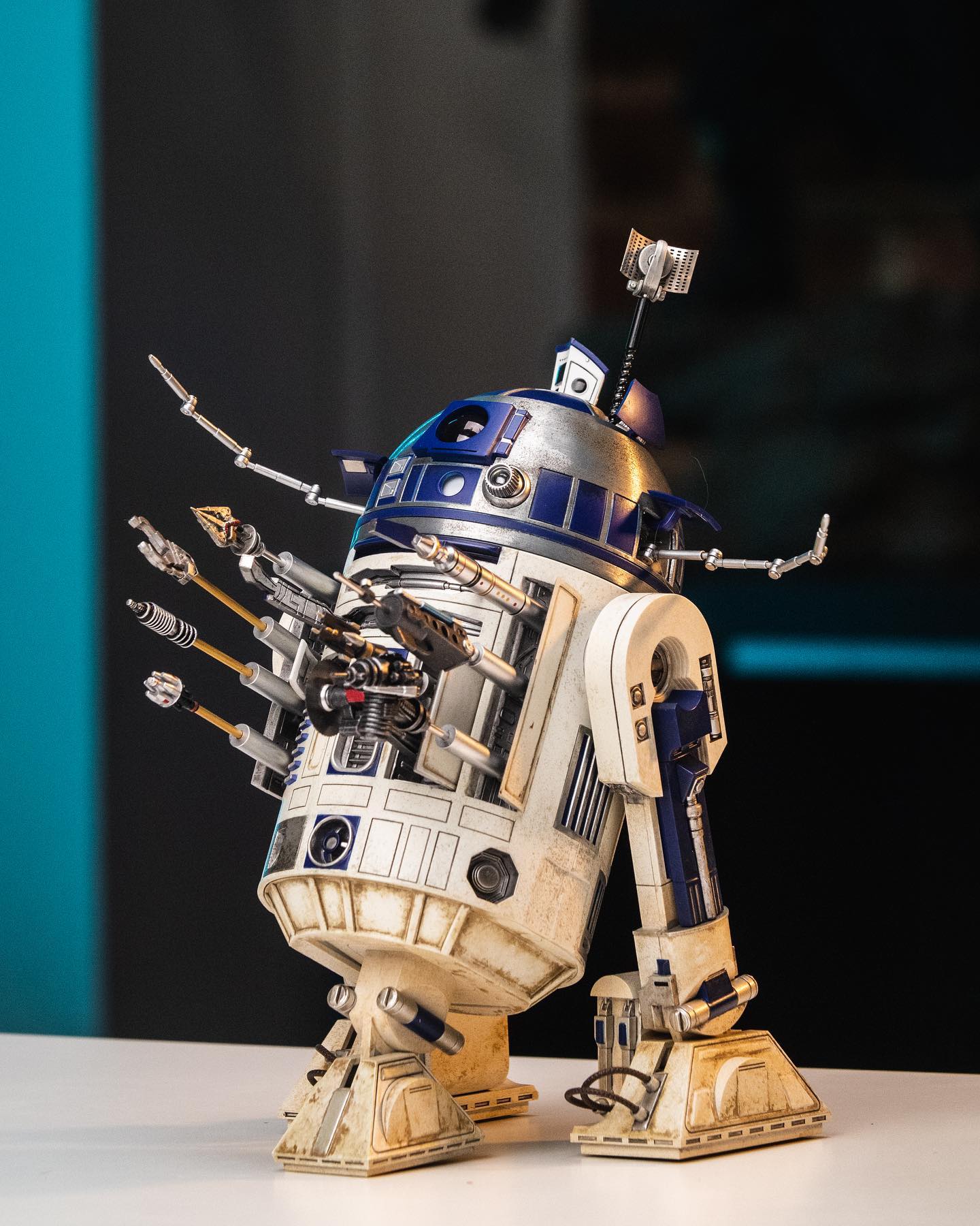hottoyscollectibles R2-D2 from Attack of the Clones! Unboxing and 