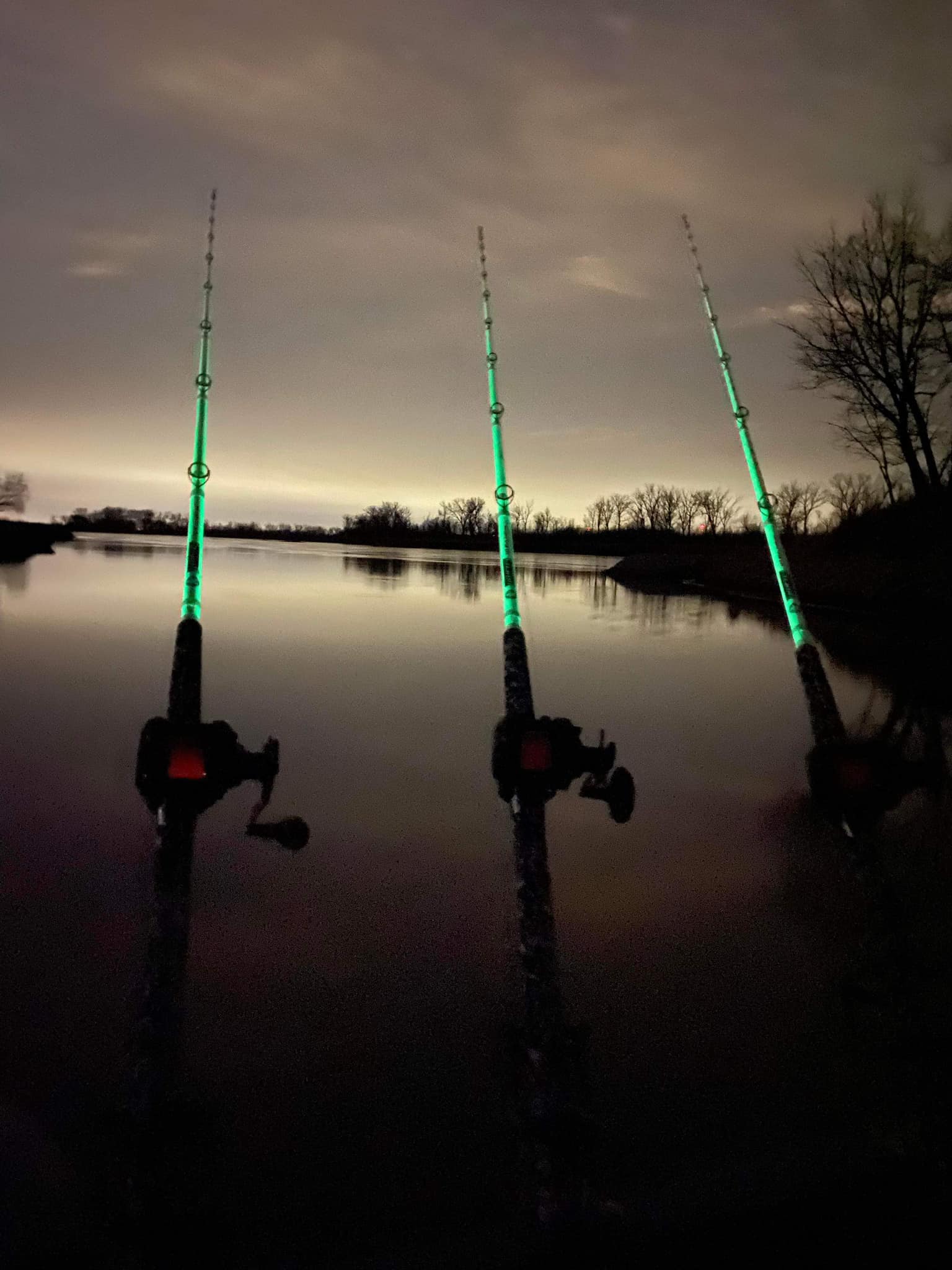 berkeley glow stick fishing pole Berkley Lightning Spinning Rod this fishing rod combines the proven Lightning Rod design with a blank construction specially designed for light line and dough baits Berkley Shock Spinning Rod
