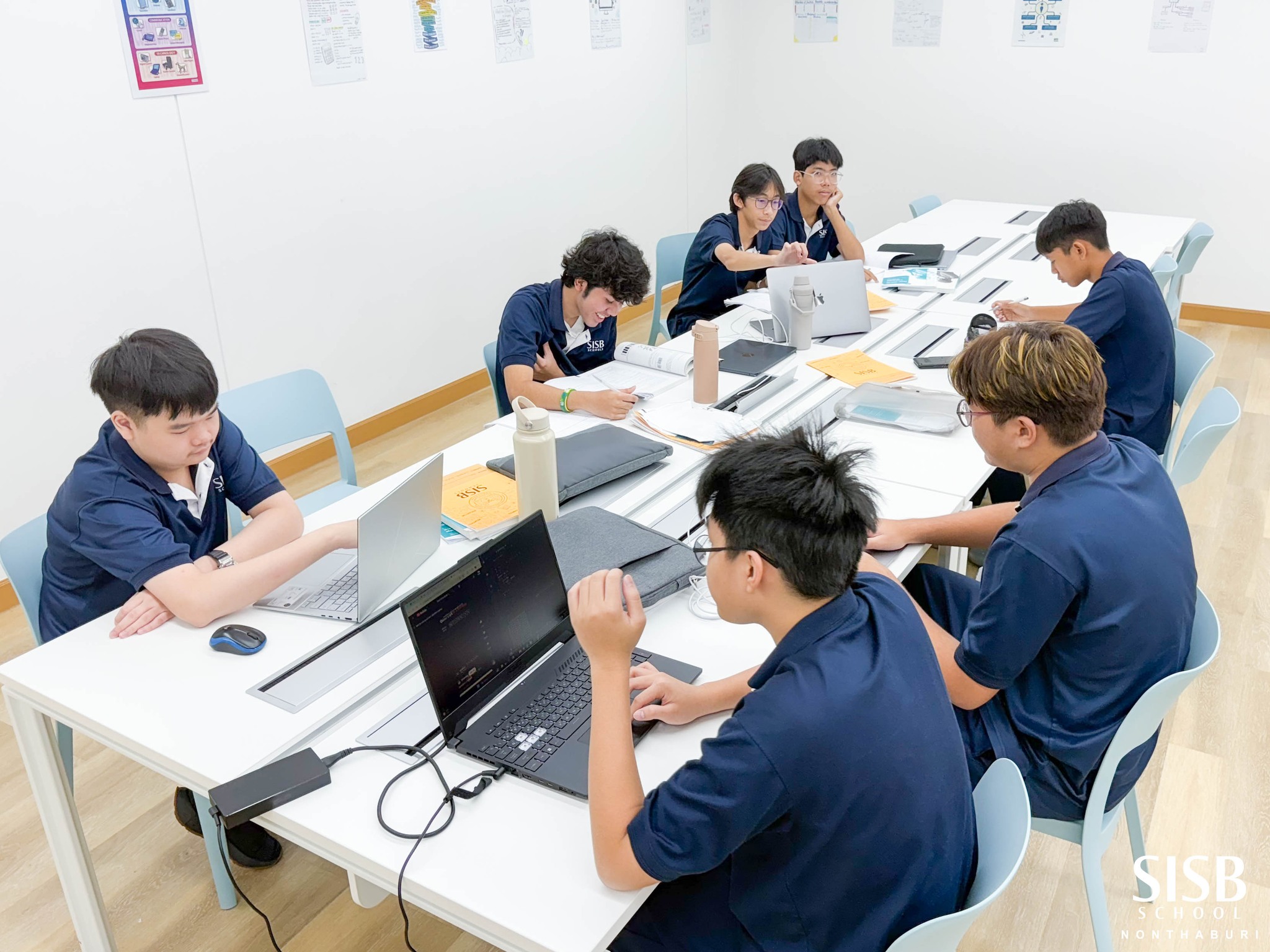 🚀 Exciting Tech Adventures in Grade 9 Computer Science! 💻 Our Grade 9 ...