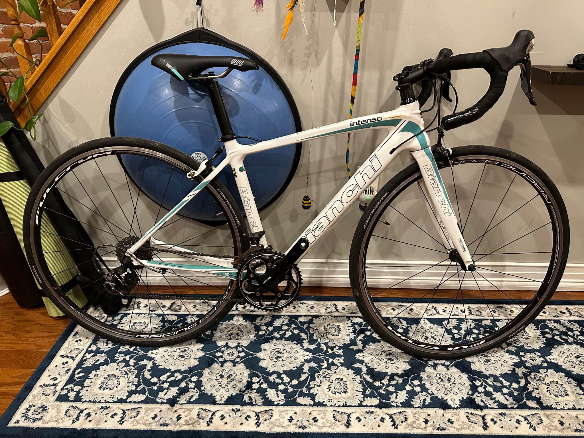bianchi carbon ladies road bike Sprint 2026 - Shimano 105 2x12sp the Sprint ICR Shimano 105 12S from Bianchi The new Bianchi Sprint is a genuine high Eurobike 2011: Bianchi's Infinito Dama-Bianca