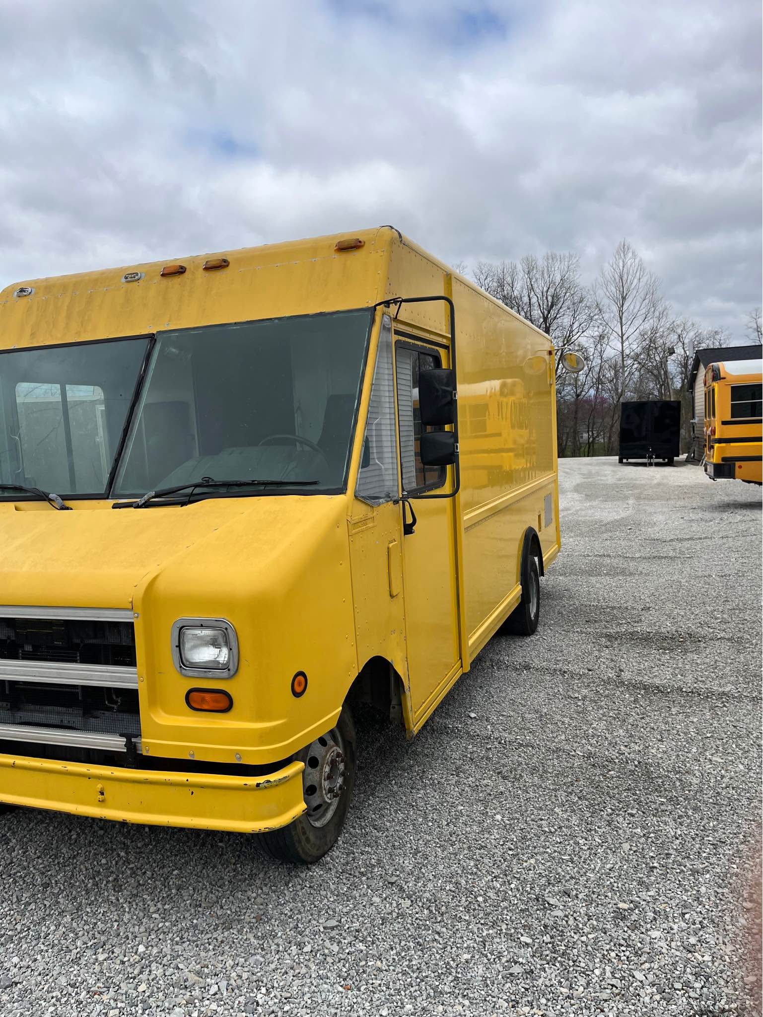 2001 Utilimaster Box Truck - Commercial Vehicles - Heltonville, Indiana ...