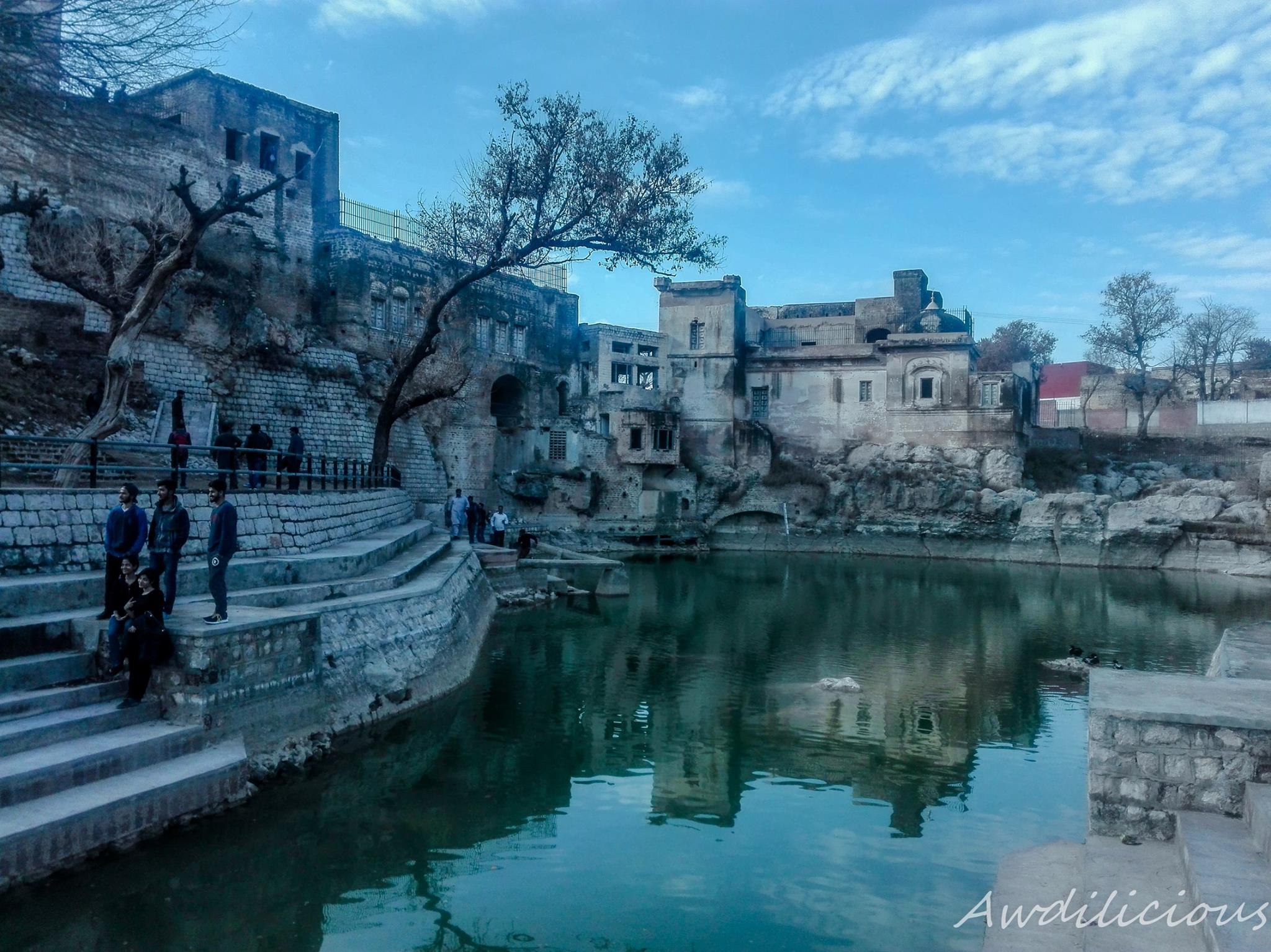 AA - Katasraj Mandir (Punjabi, Urdu: کٹاس راج مندر‎) is a Hindu temple ...