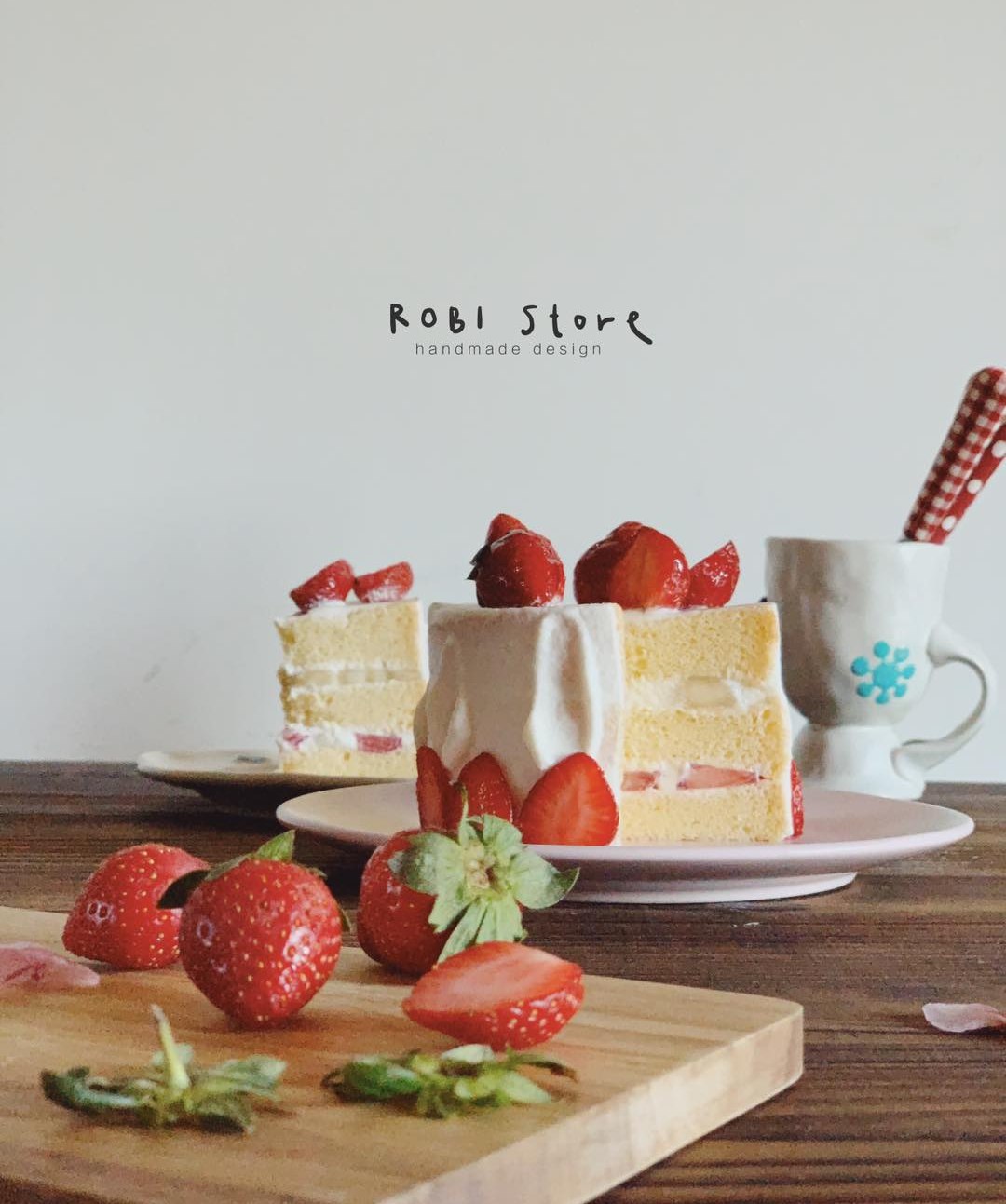 Robi store - 最喜歡迷你的蛋糕了(˶‾᷄ ⁻̫ ‾᷅˵) 小小一顆大概10cm，兩人吃剛剛好... | Facebook