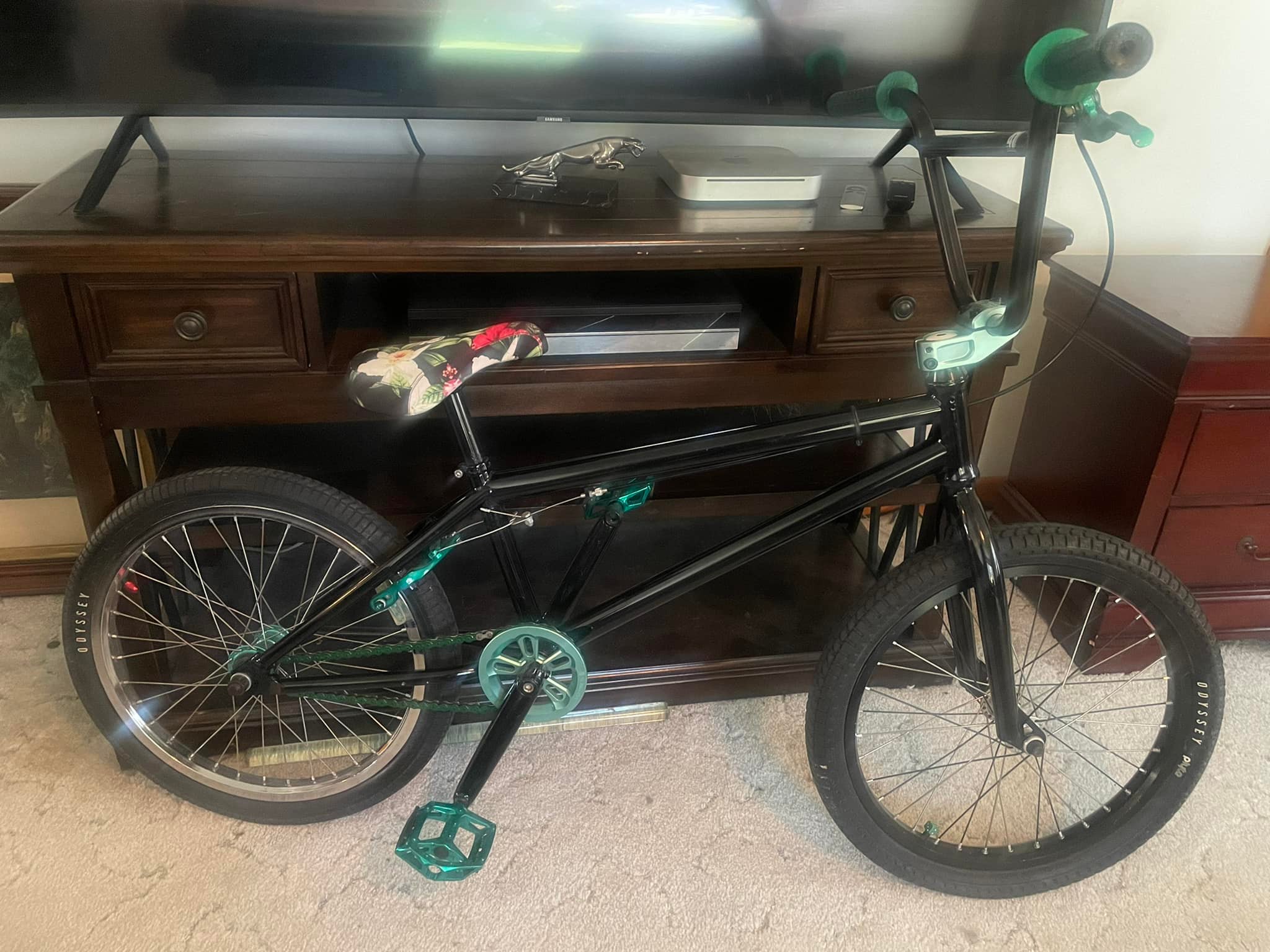 hurley hydrous 24 bmx bicycle 27.5 Street Bike, Metallic Blue : Sports & Outdoors the 27.5 brings even more street style to this BMX Hurley Hydrous 26 Dirt Jumper