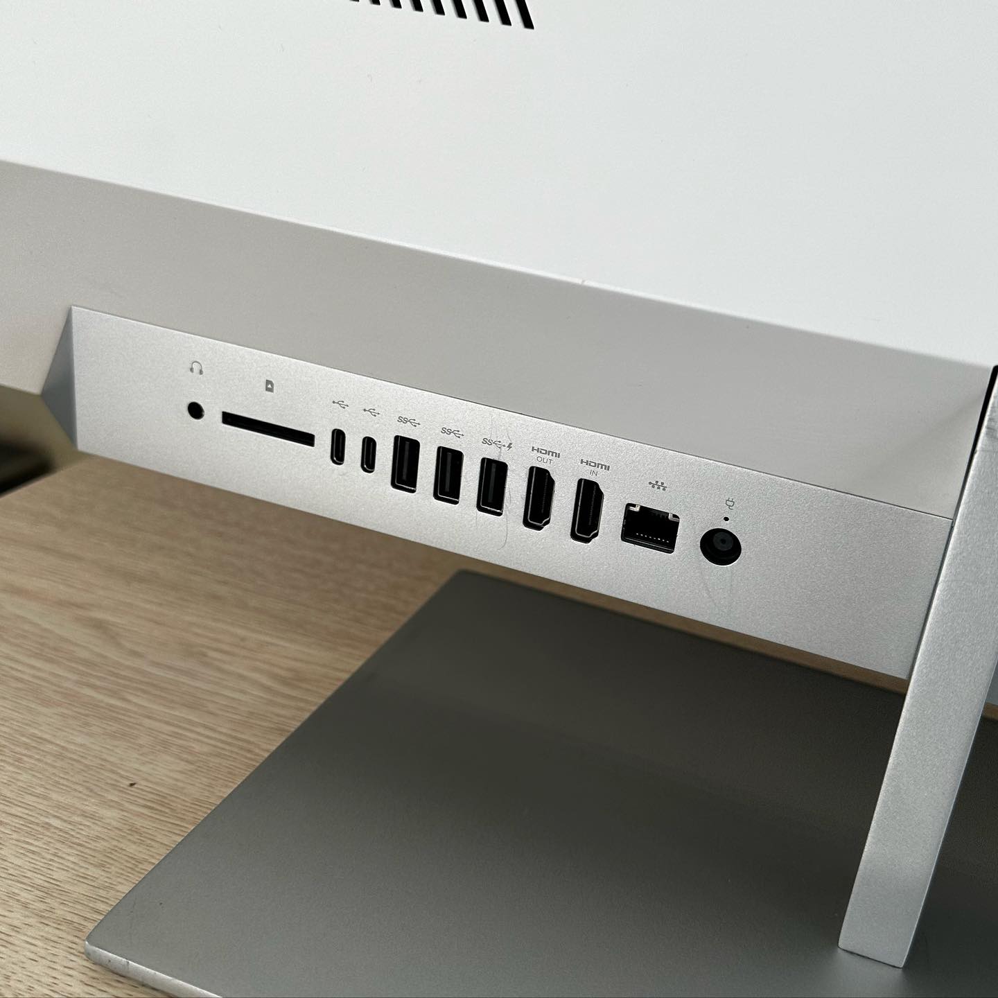 Hp pavilion All-in-one 27-xa0xxx ($580usd) 27 inches i7 hp all in