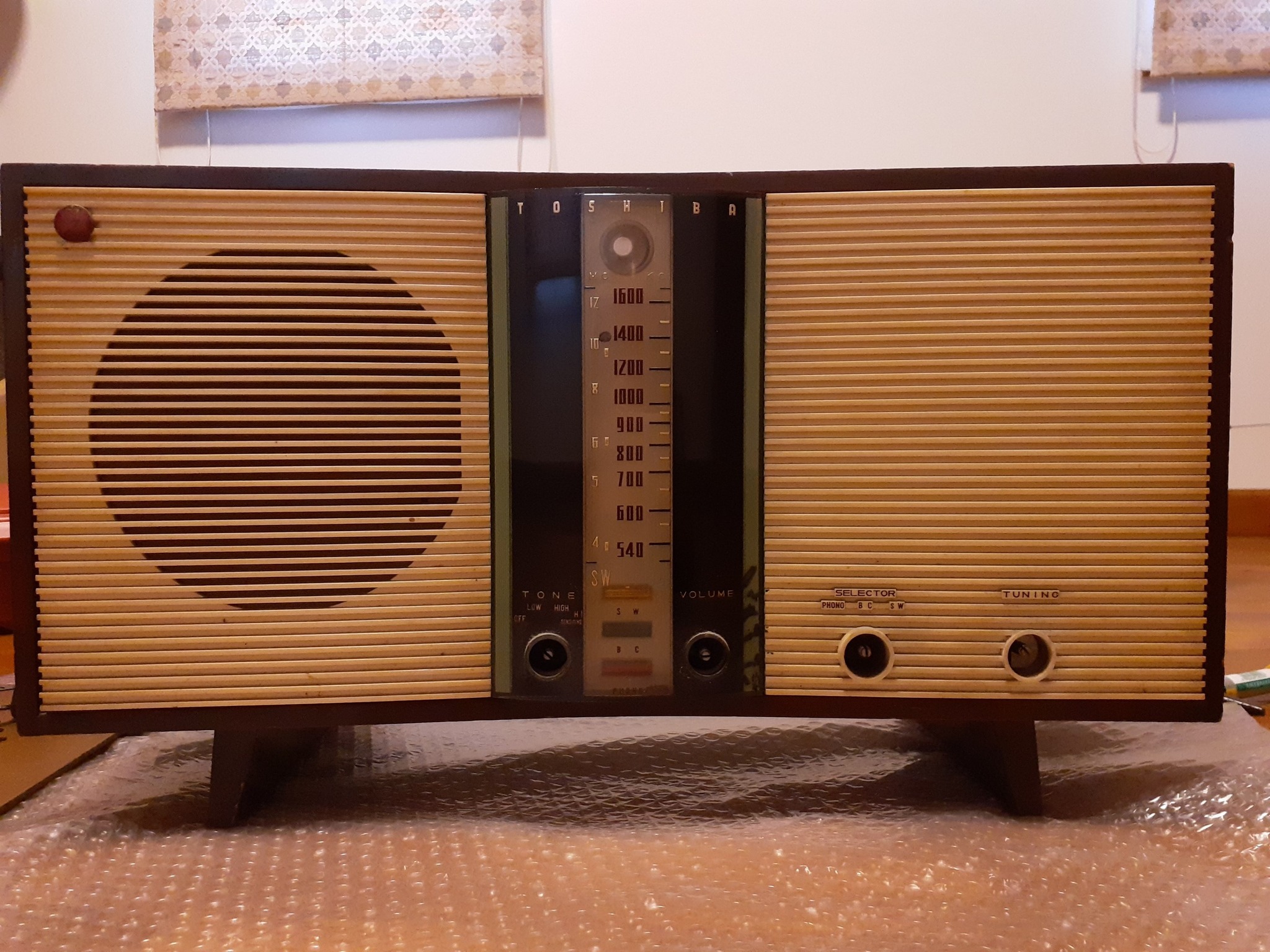 Toshiba RP-13 Calendar Radio (1974)