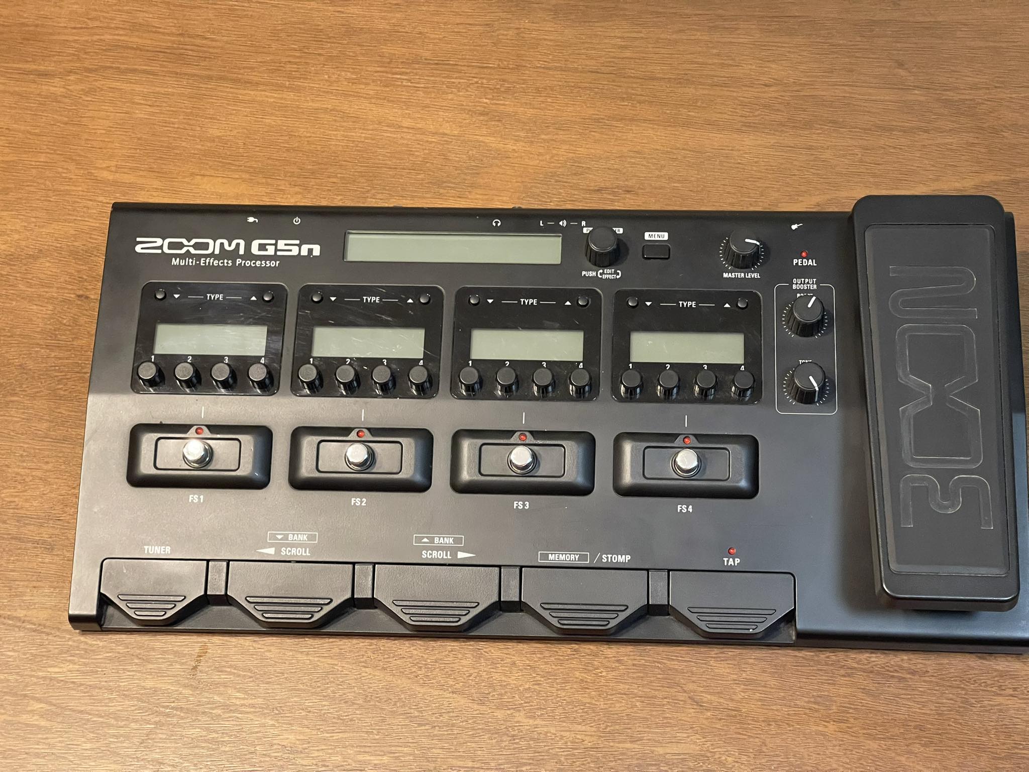 Used preloved Zoom g5n 10k only gigbag included