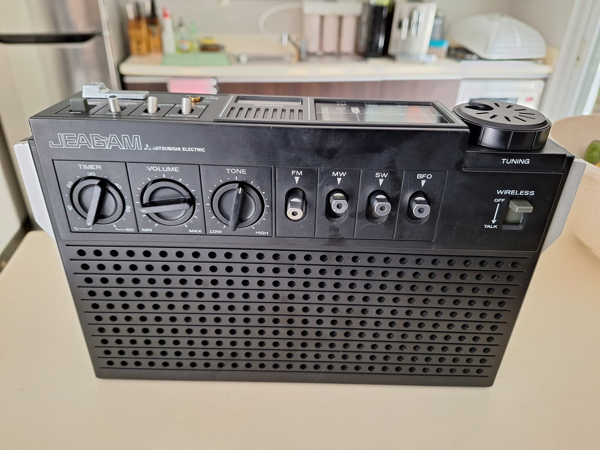 Restored Mitsubishi Jeagam FIC-404 vintage radio