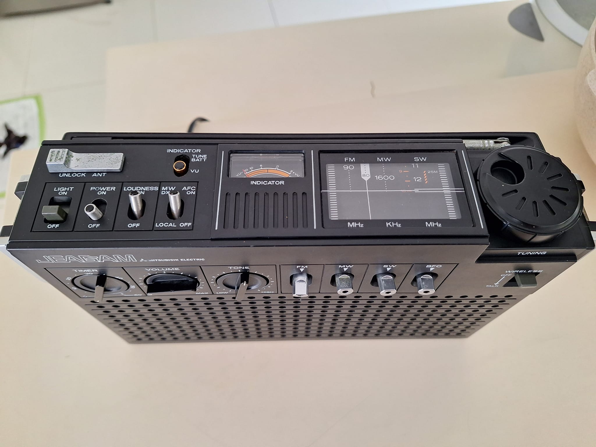 Restored Mitsubishi Jeagam FIC-404 vintage radio