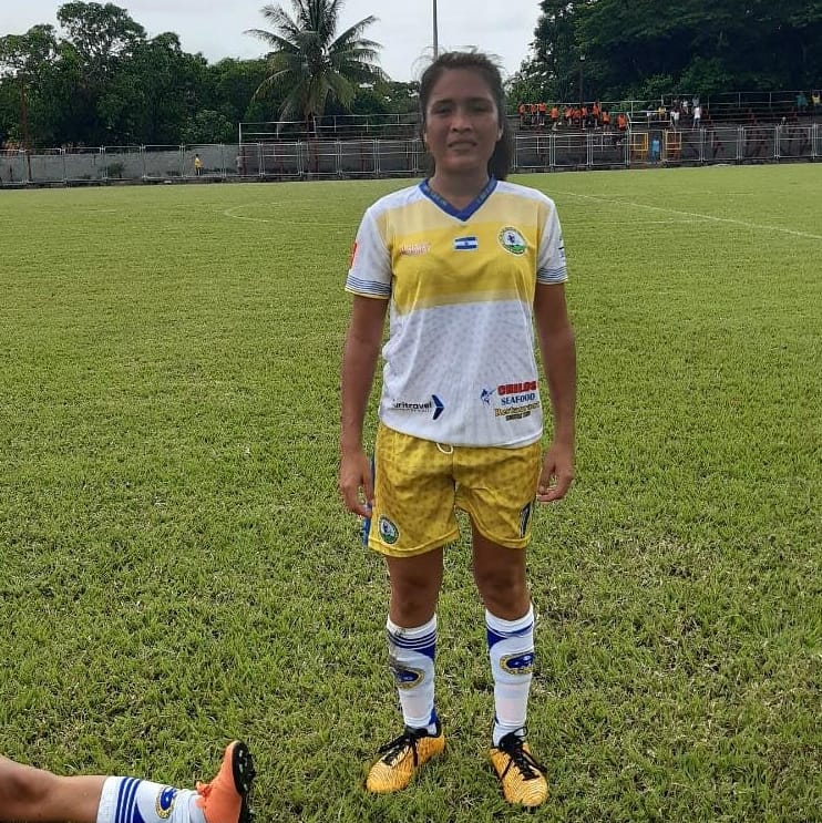 hoy-cumplea-os-una-de-las-jugadoras-de-dato-salvadore-o