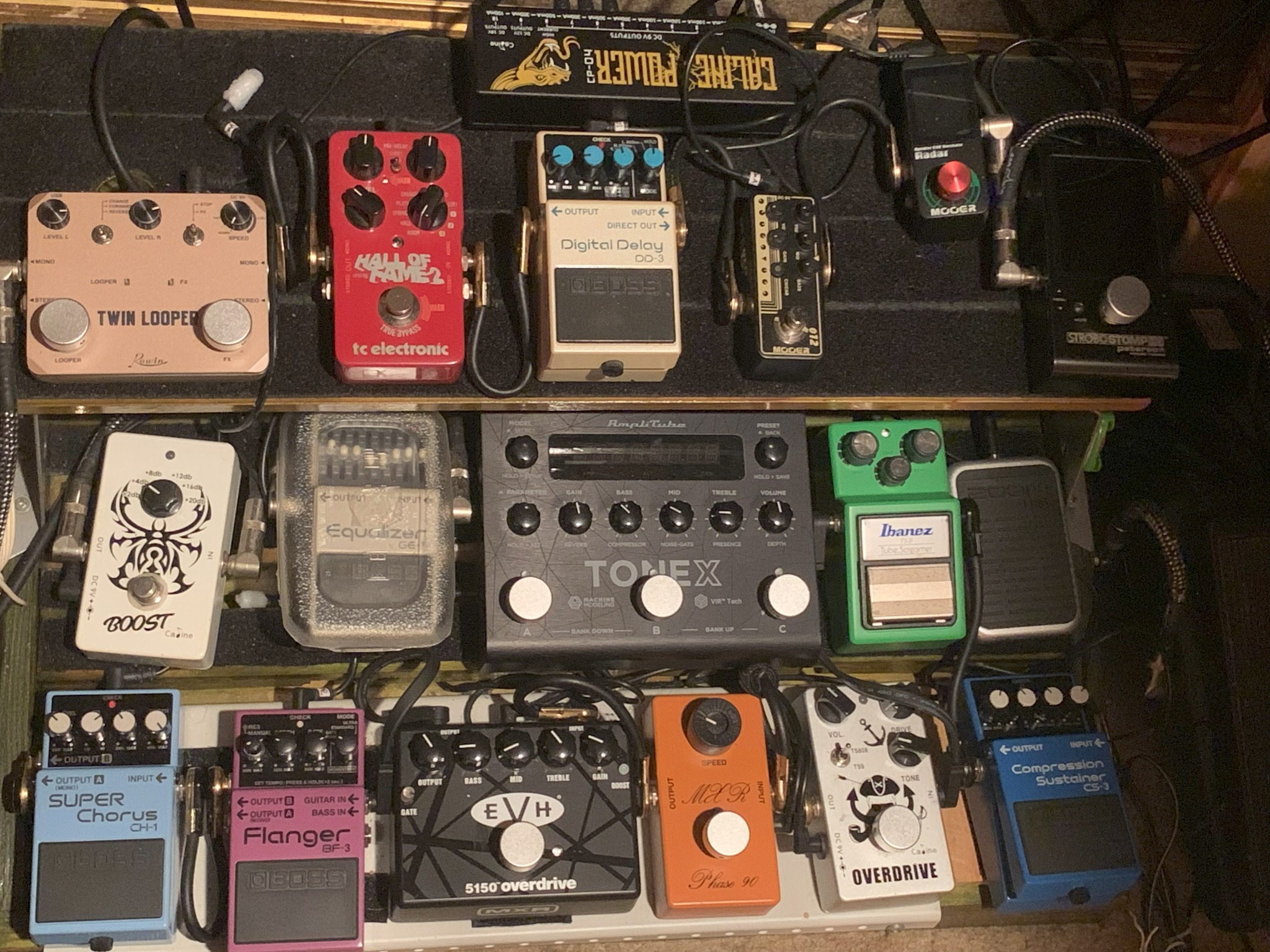 Mooer baby bomb pedalboard for metal