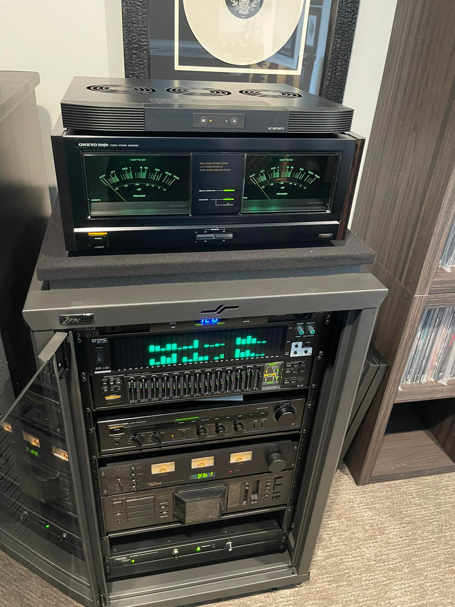 Audiophile setup with Pioneer PLX-1000 turntable and Klipsch 