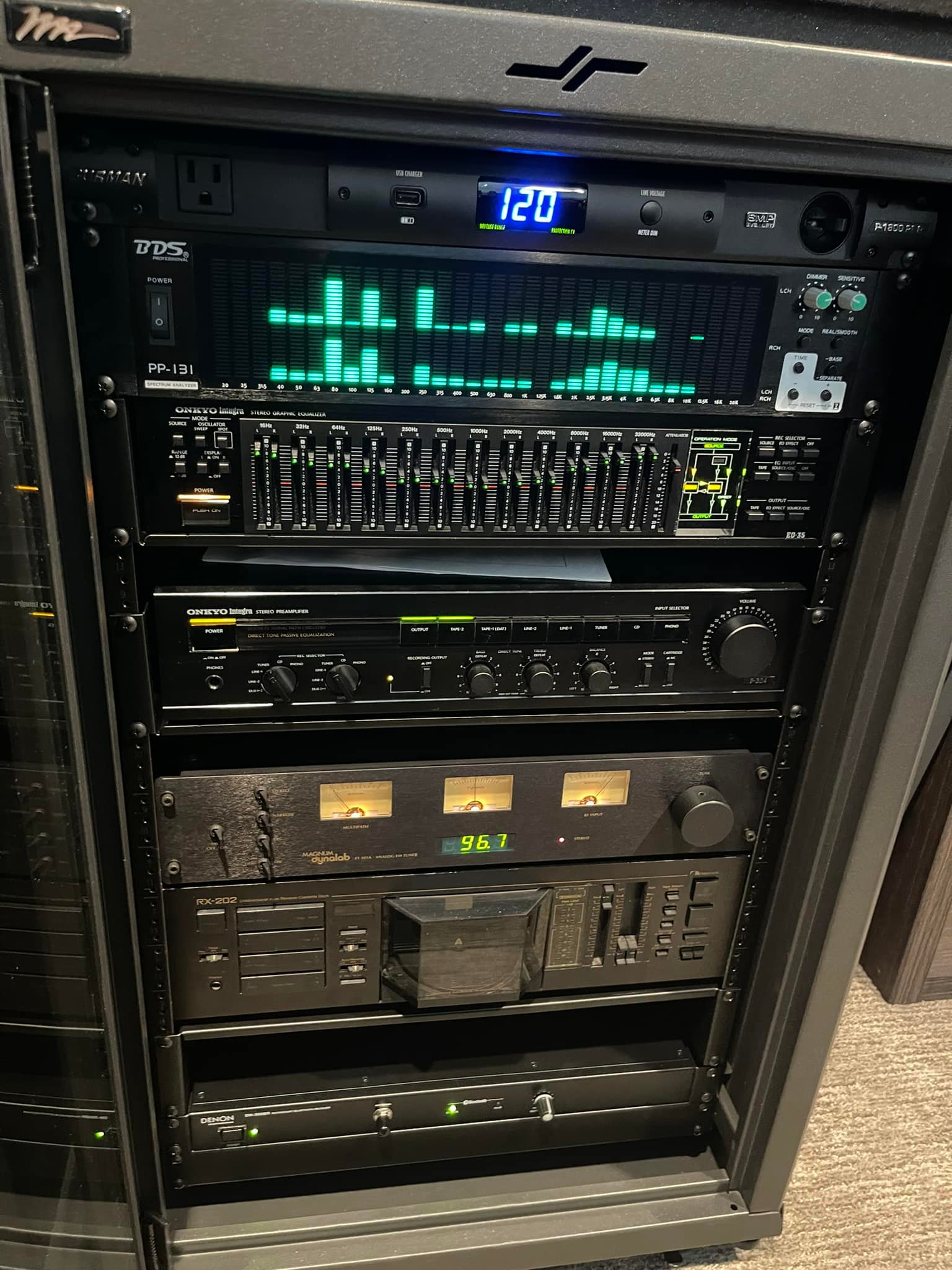 Audiophile setup with Pioneer PLX-1000 turntable and Klipsch 