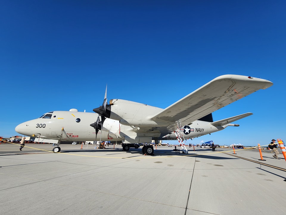 Scott Manning photos and post. Grumman. E-2D Hawkeye 168077 from