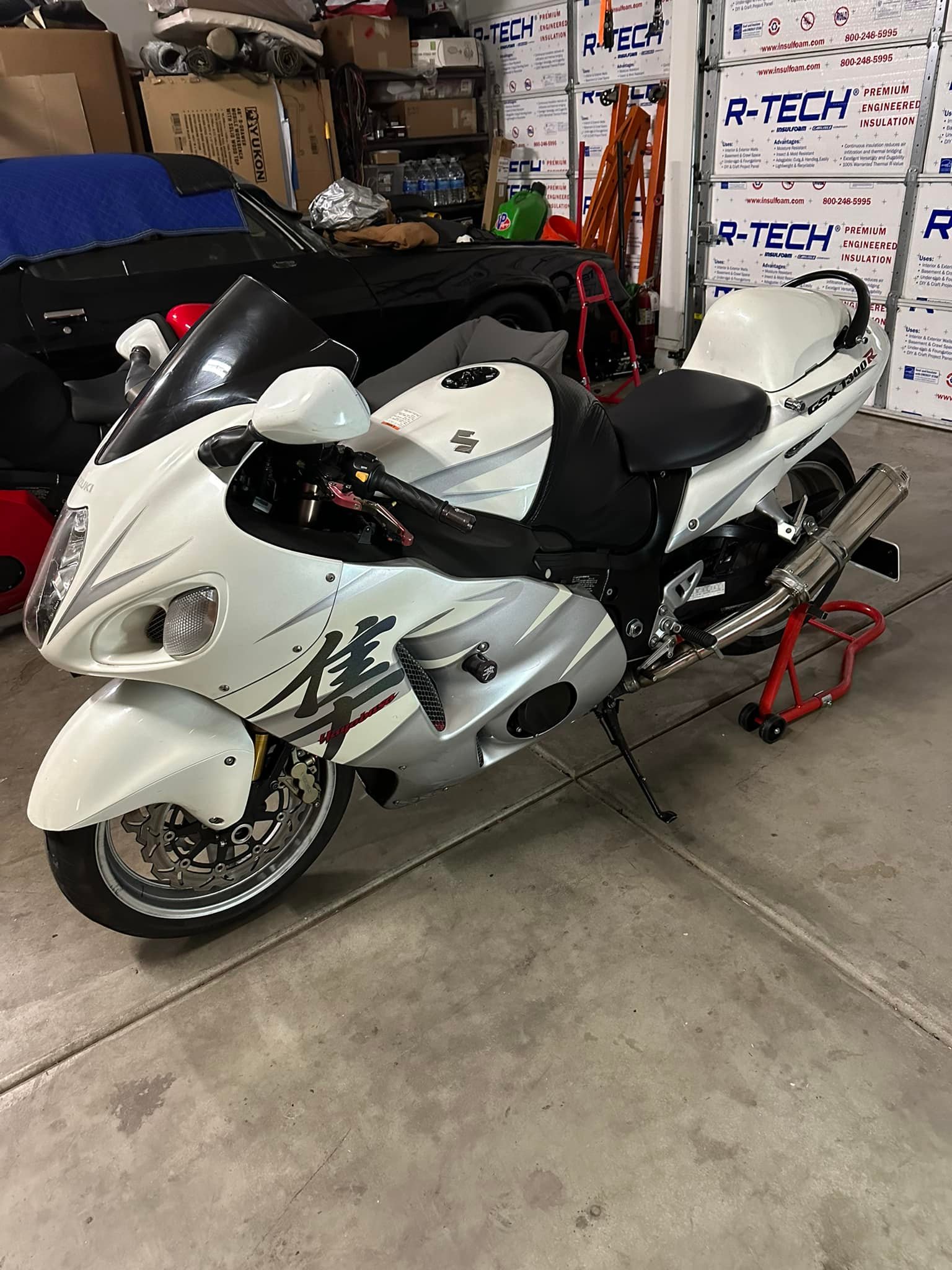 Customizing a 2006 Suzuki Hayabusa for my wife